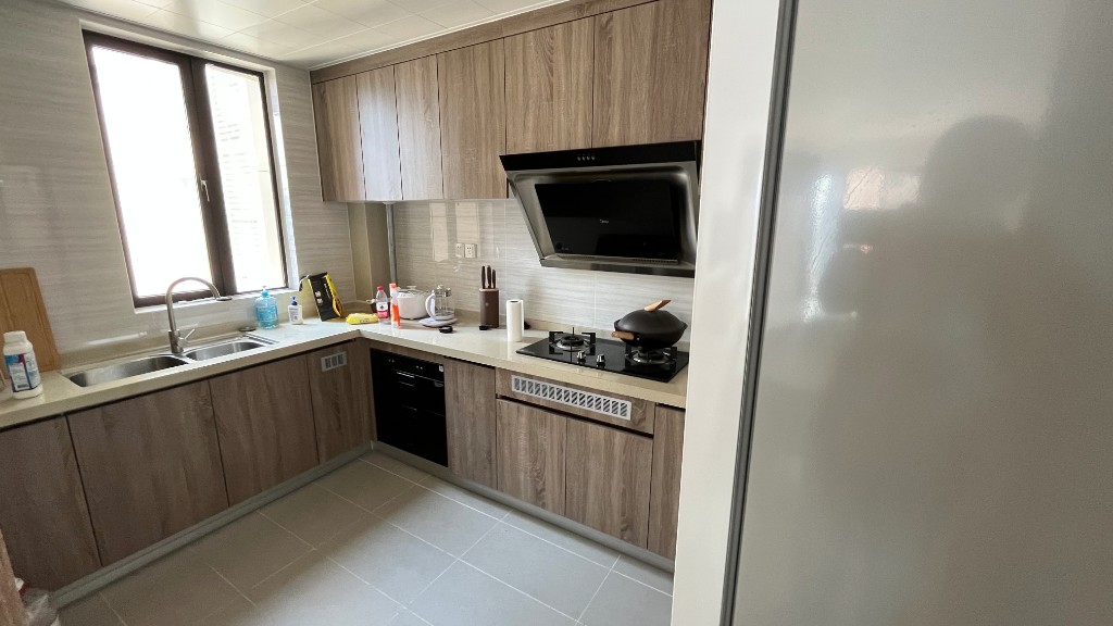 东部美的城 4室2厅2卫 108.0万 东部美的城 4室2厅2卫 108.0万客厅