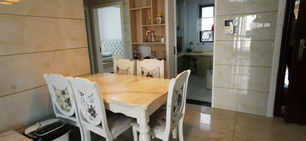 佳兆业金域天下三期 2室2厅1卫 35.0万 佳兆业金域天下三期 2室2厅1卫 35.0万客厅