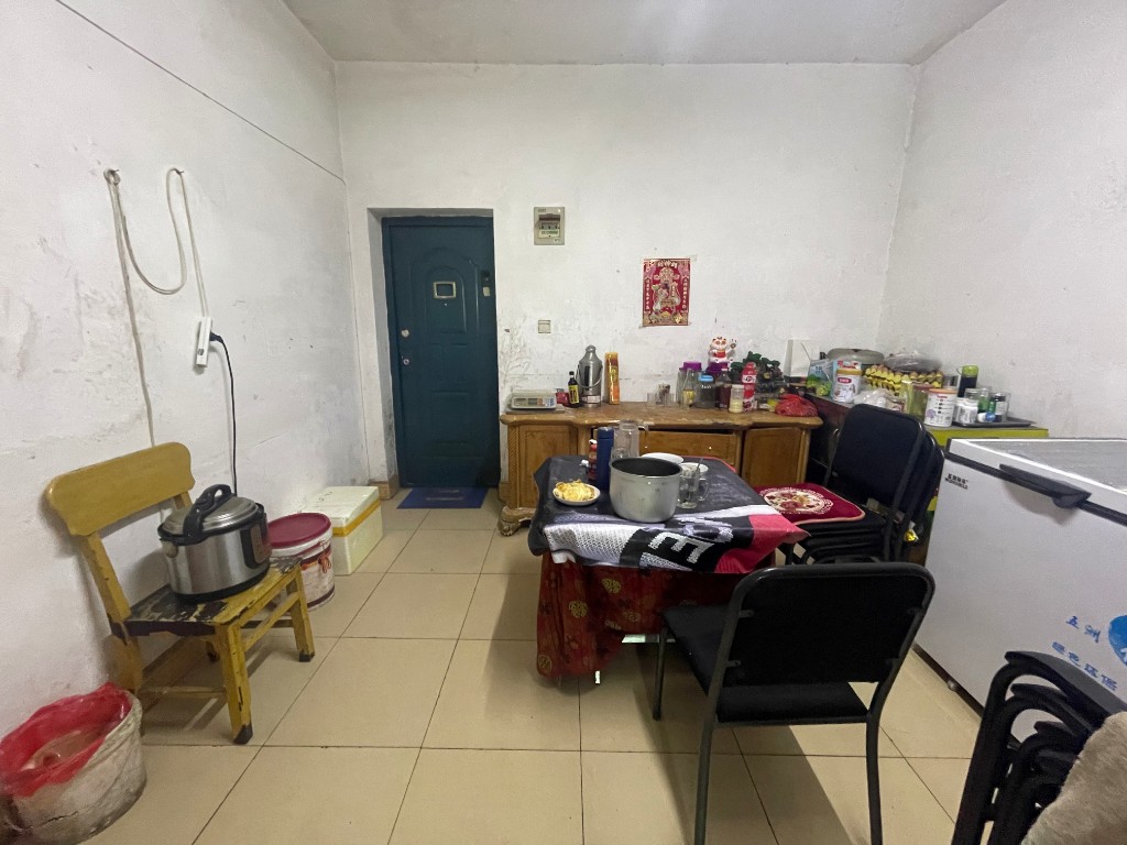 天禄大厦 2室1厅1卫 29.8万 天禄大厦 2室1厅1卫 29.8万客厅