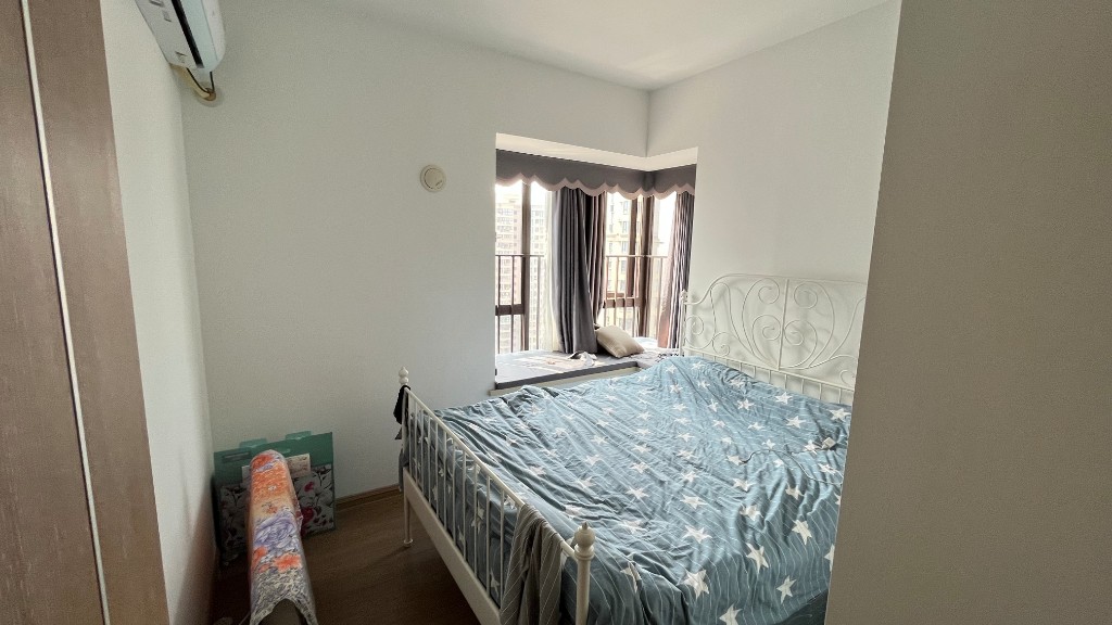 东部美的城 4室2厅2卫 108.0万 东部美的城 4室2厅2卫 108.0万客厅