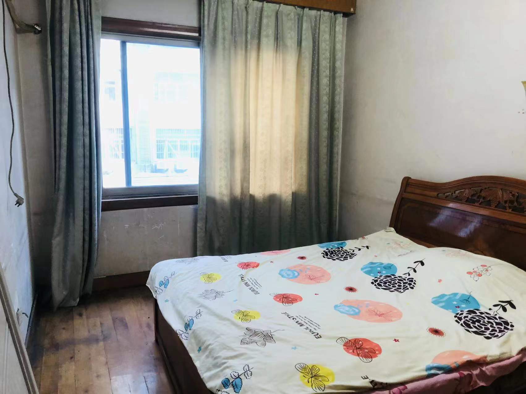 合泰小区  3室2厅1卫    60.0万 合泰小区  3室2厅1卫    60.0万客厅