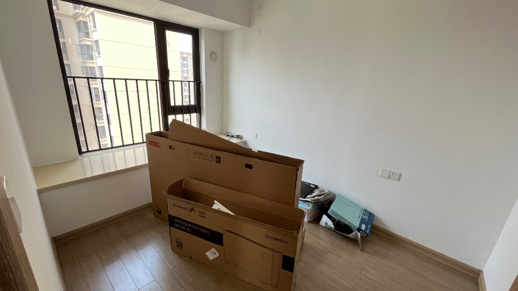 东部美的城 4室2厅2卫 108.0万 东部美的城 4室2厅2卫 108.0万客厅