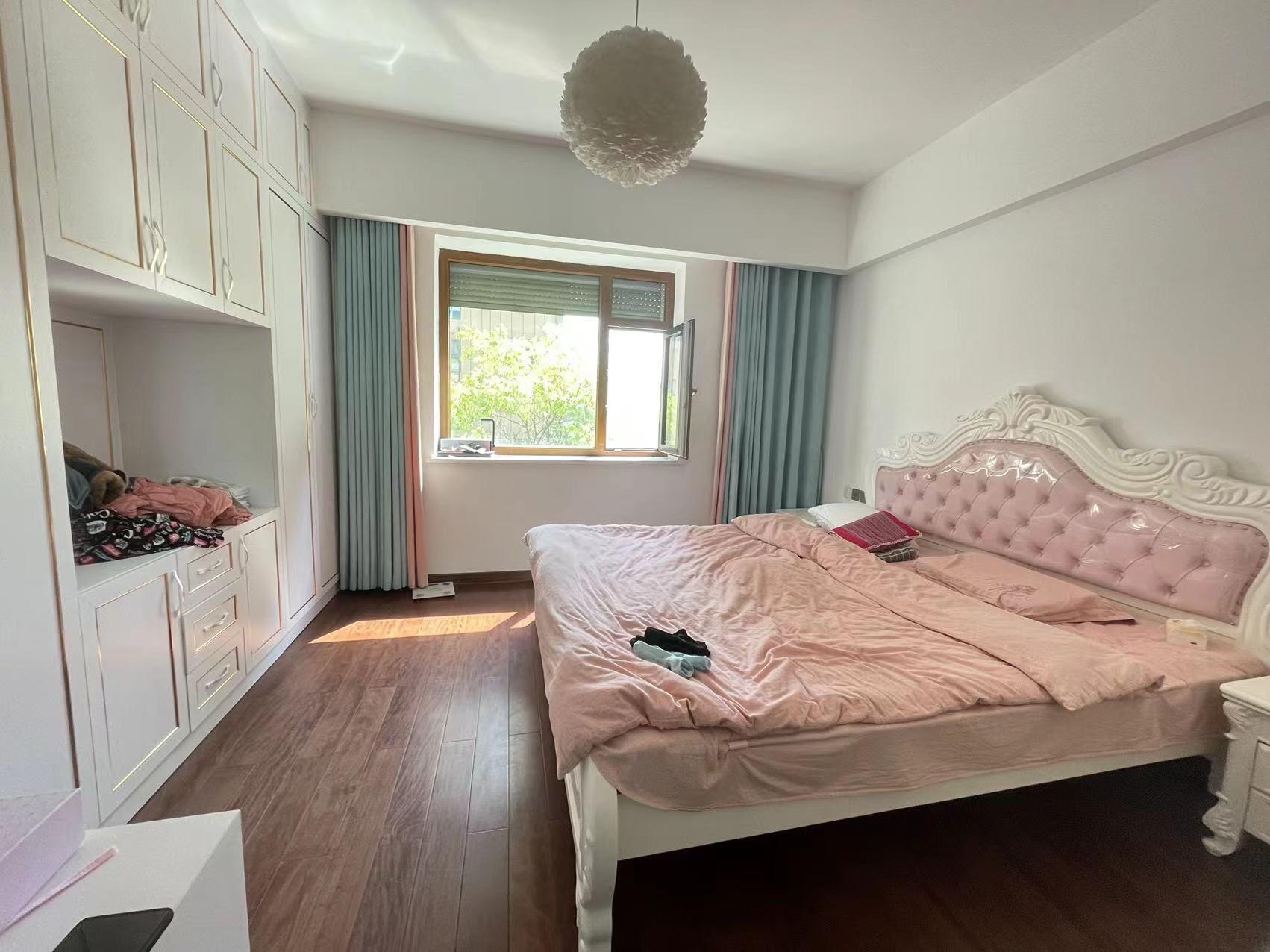 城市公园 3室2厅2卫 145.0万 城市公园 3室2厅2卫 145.0万客厅