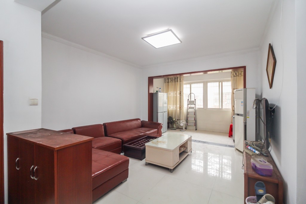 紫东苑(星沙) 2室2厅1卫 53.8万 紫东苑(星沙) 2室2厅1卫 53.8万客厅