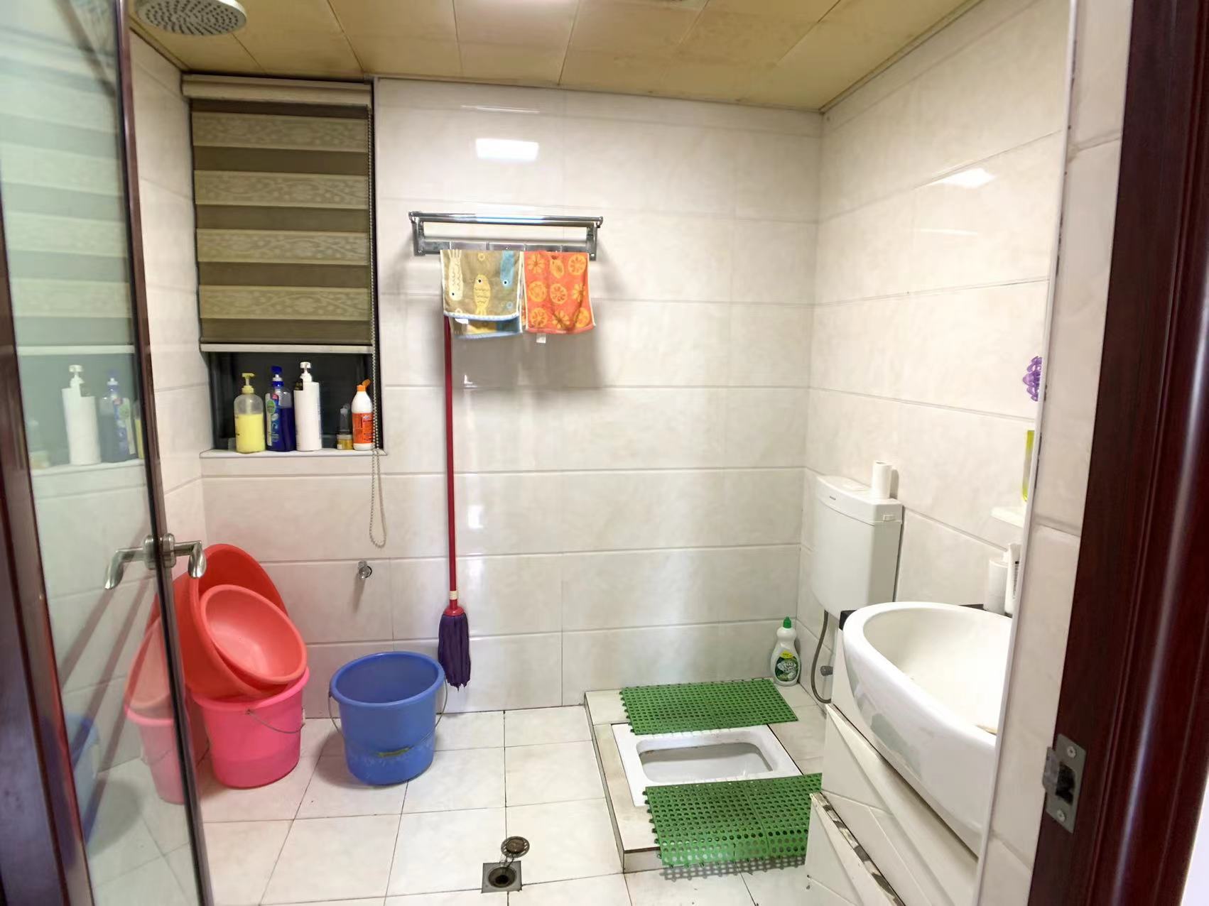 泰山公馆 3室2厅2卫 65.0万 泰山公馆 3室2厅2卫 65.0万客厅