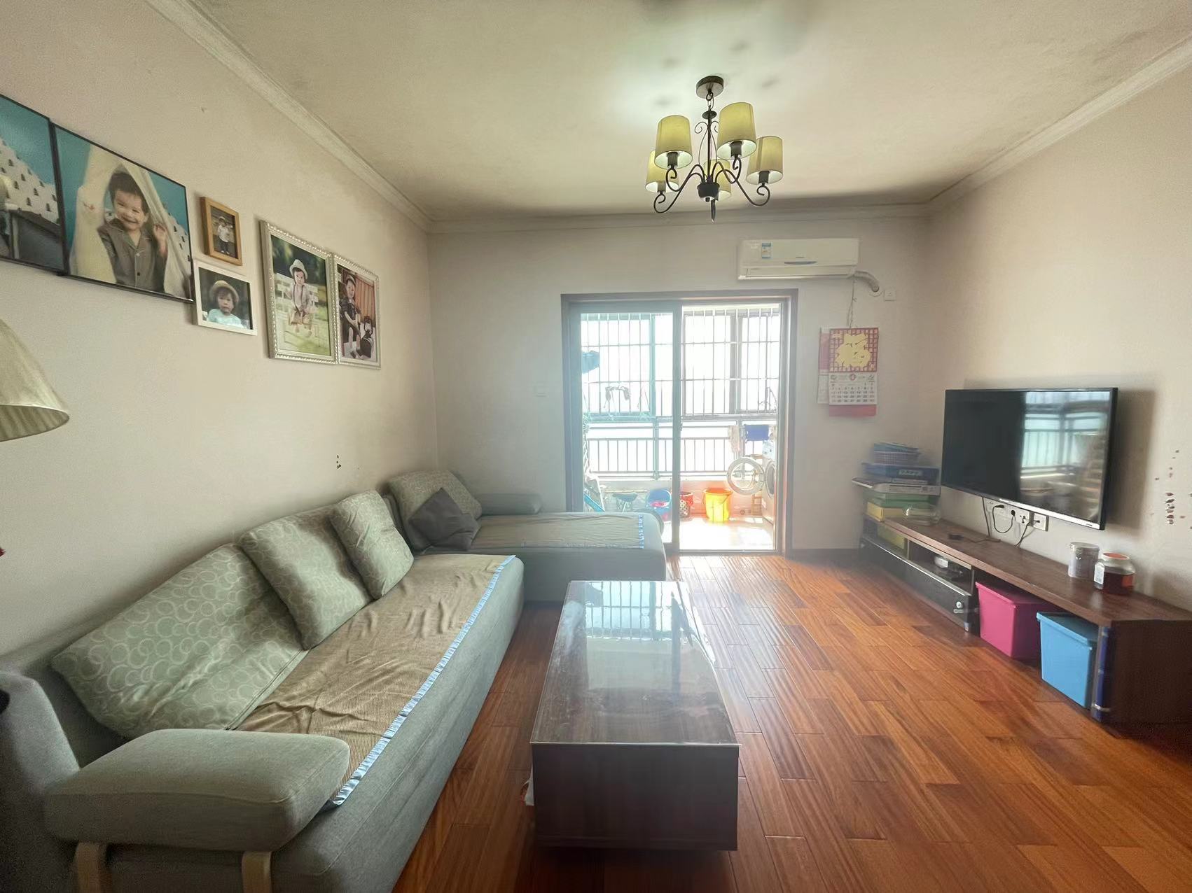 文化园三期 2室2厅1卫 57.5万 文化园三期 2室2厅1卫 57.5万客厅