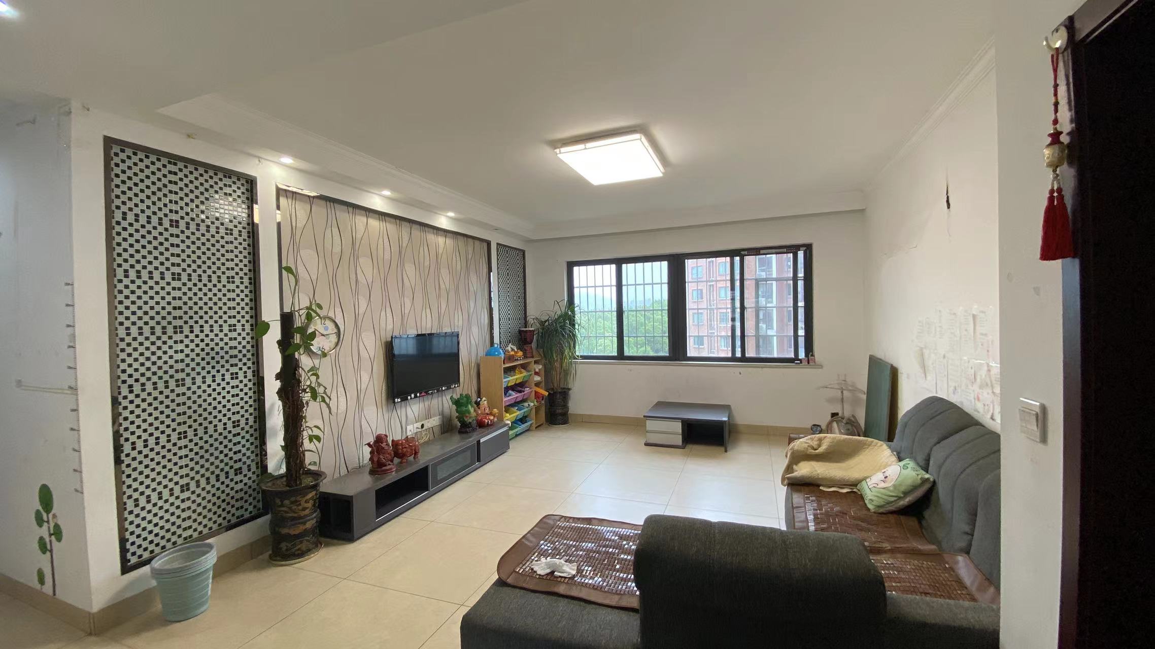 331南方印象 3室2厅2卫 75.0万 331南方印象 3室2厅2卫 75.0万客厅