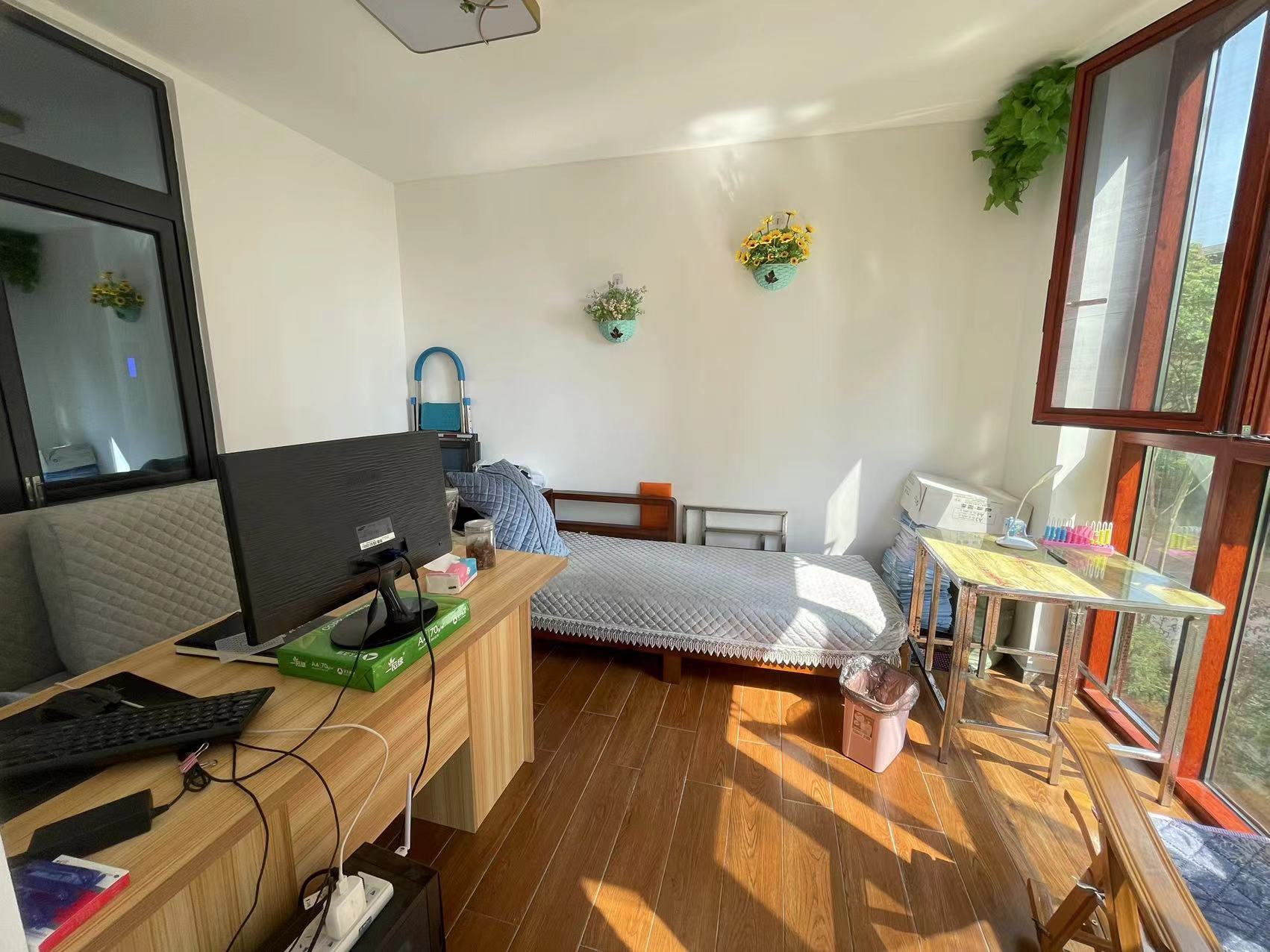 城市公园 3室2厅2卫 145.0万 城市公园 3室2厅2卫 145.0万客厅