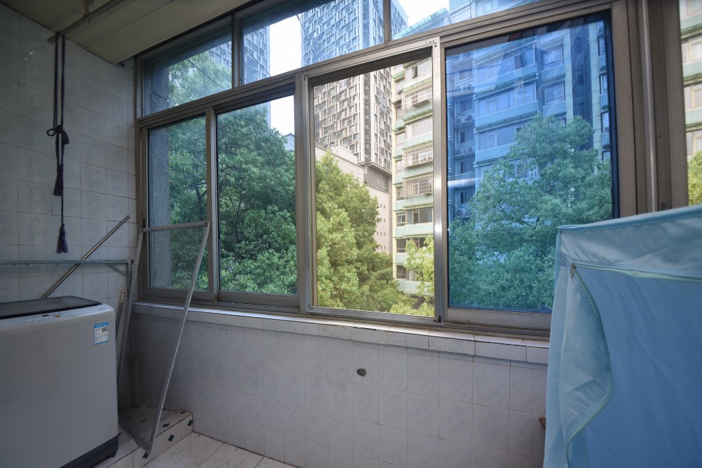 省水院宿舍  2室2厅1卫    70.98万阳台