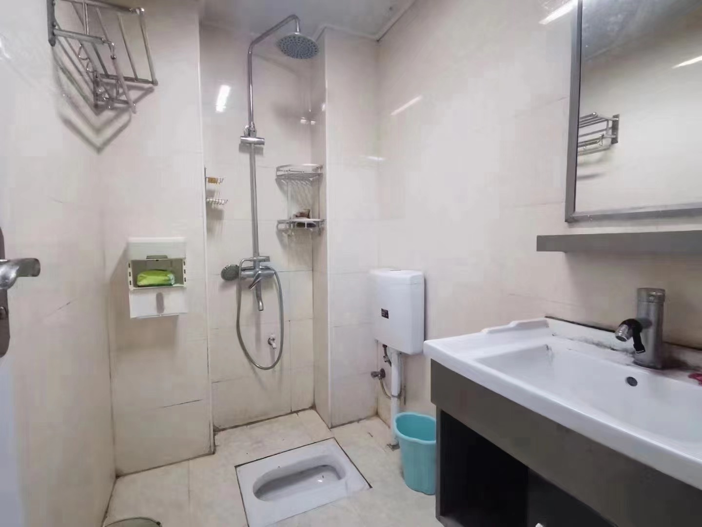 丰园大厦 2室1厅1卫 36.8万 丰园大厦 2室1厅1卫 36.8万客厅