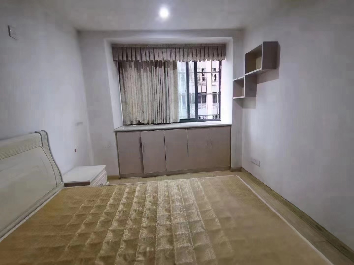 丰园大厦 2室1厅1卫 36.8万 丰园大厦 2室1厅1卫 36.8万客厅