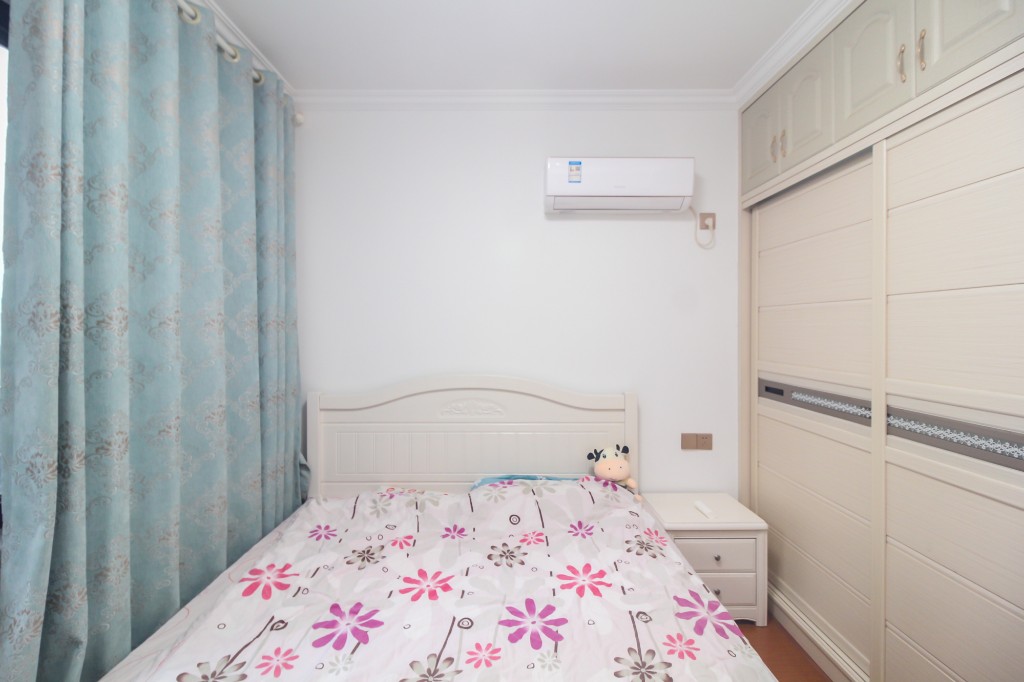 东方美地 3室2厅1卫 90.0万 东方美地 3室2厅1卫 90.0万卧室