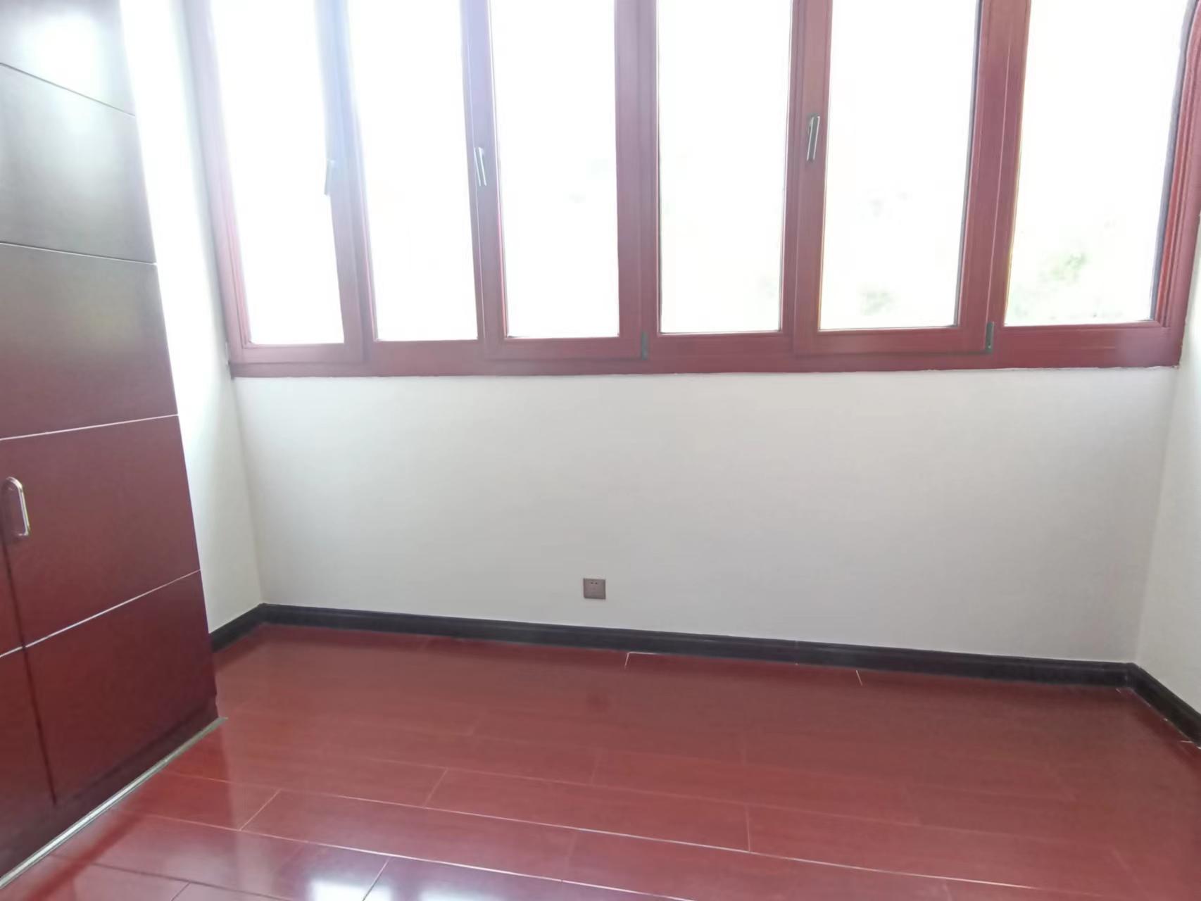 地税新村 3室2厅2卫 80.8万 地税新村 3室2厅2卫 80.8万客厅