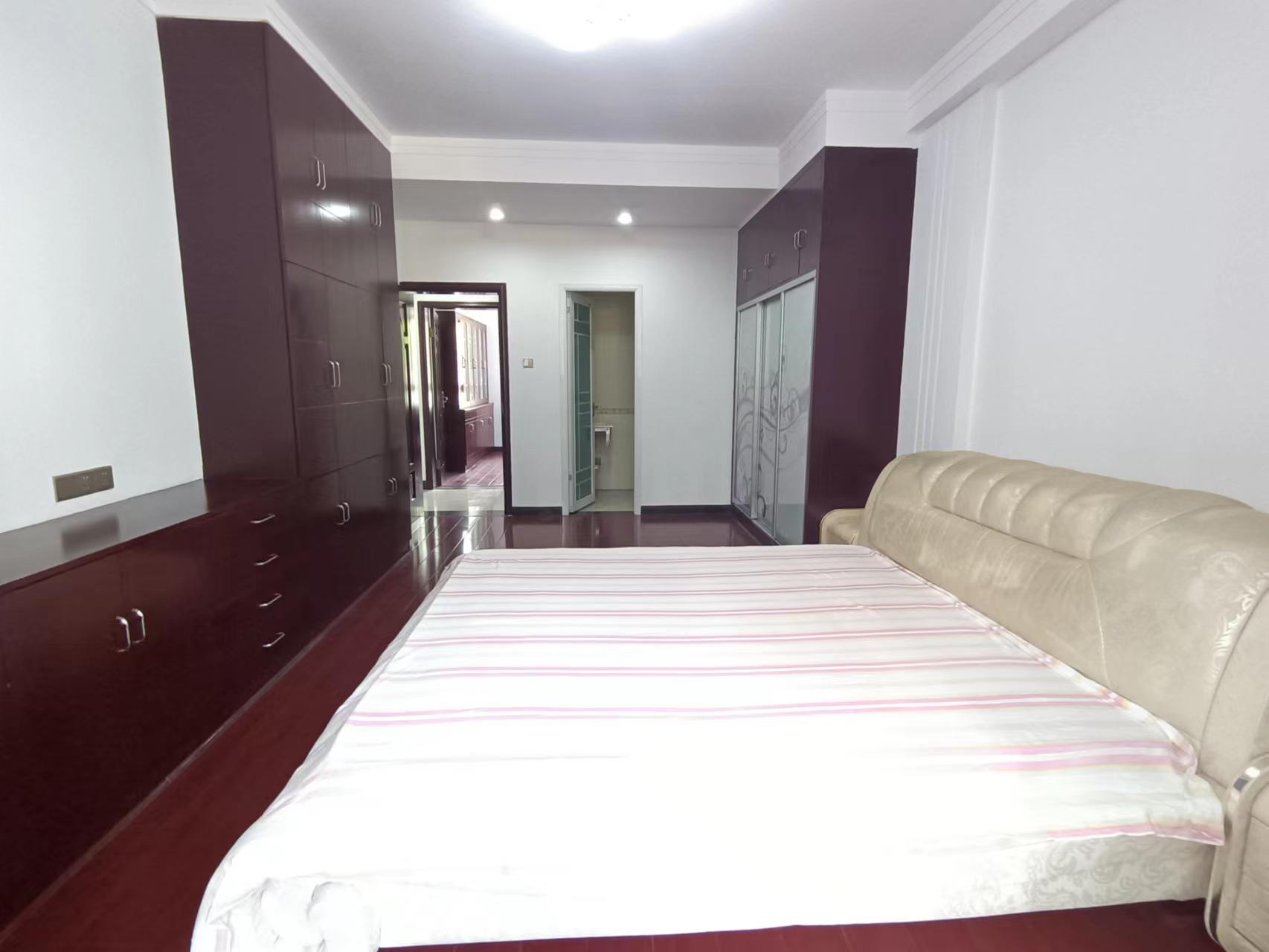 地税新村 3室2厅2卫 80.8万 地税新村 3室2厅2卫 80.8万客厅