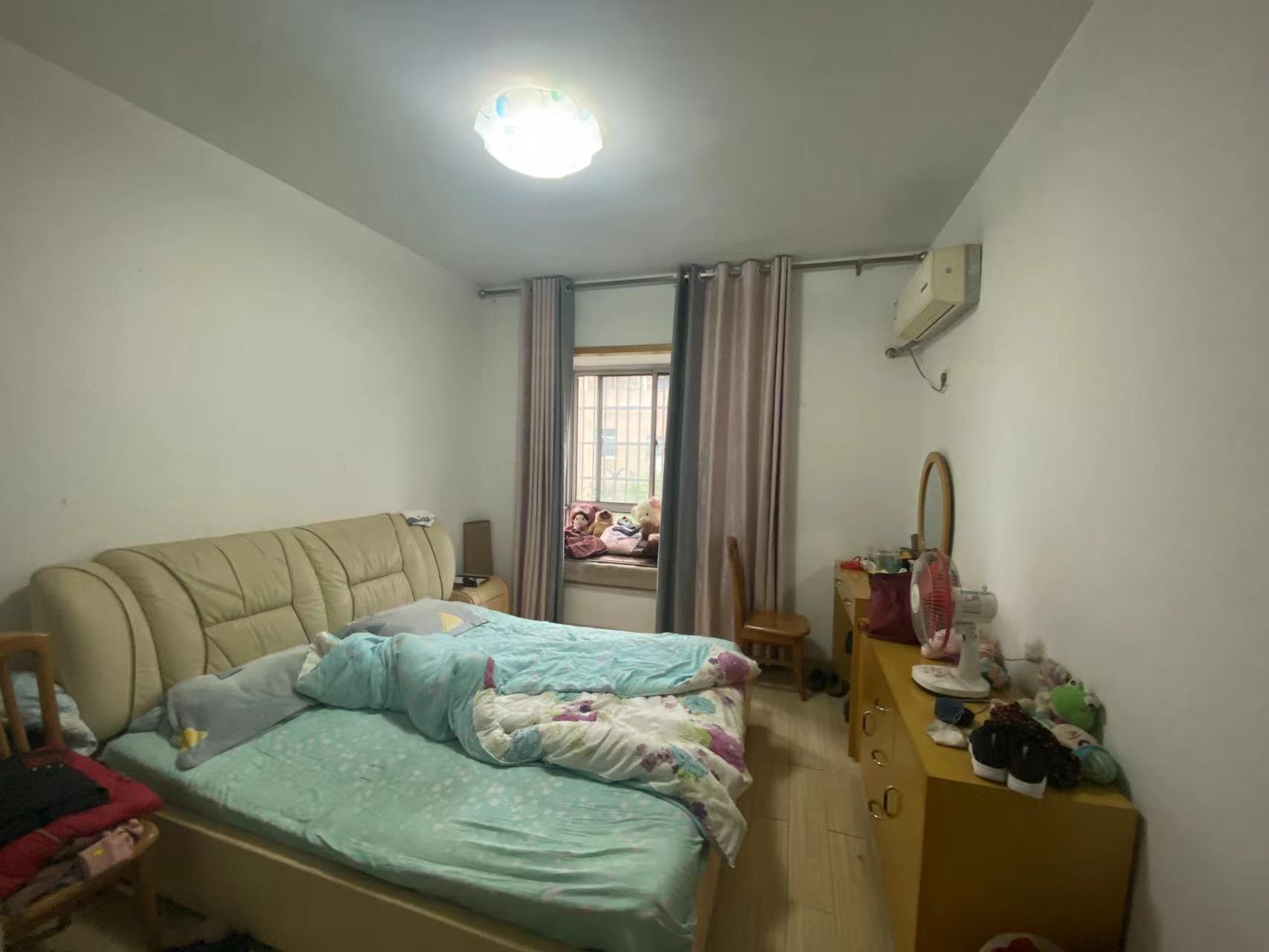 百江花园 3室2厅1卫 60.0万 百江花园 3室2厅1卫 60.0万客厅