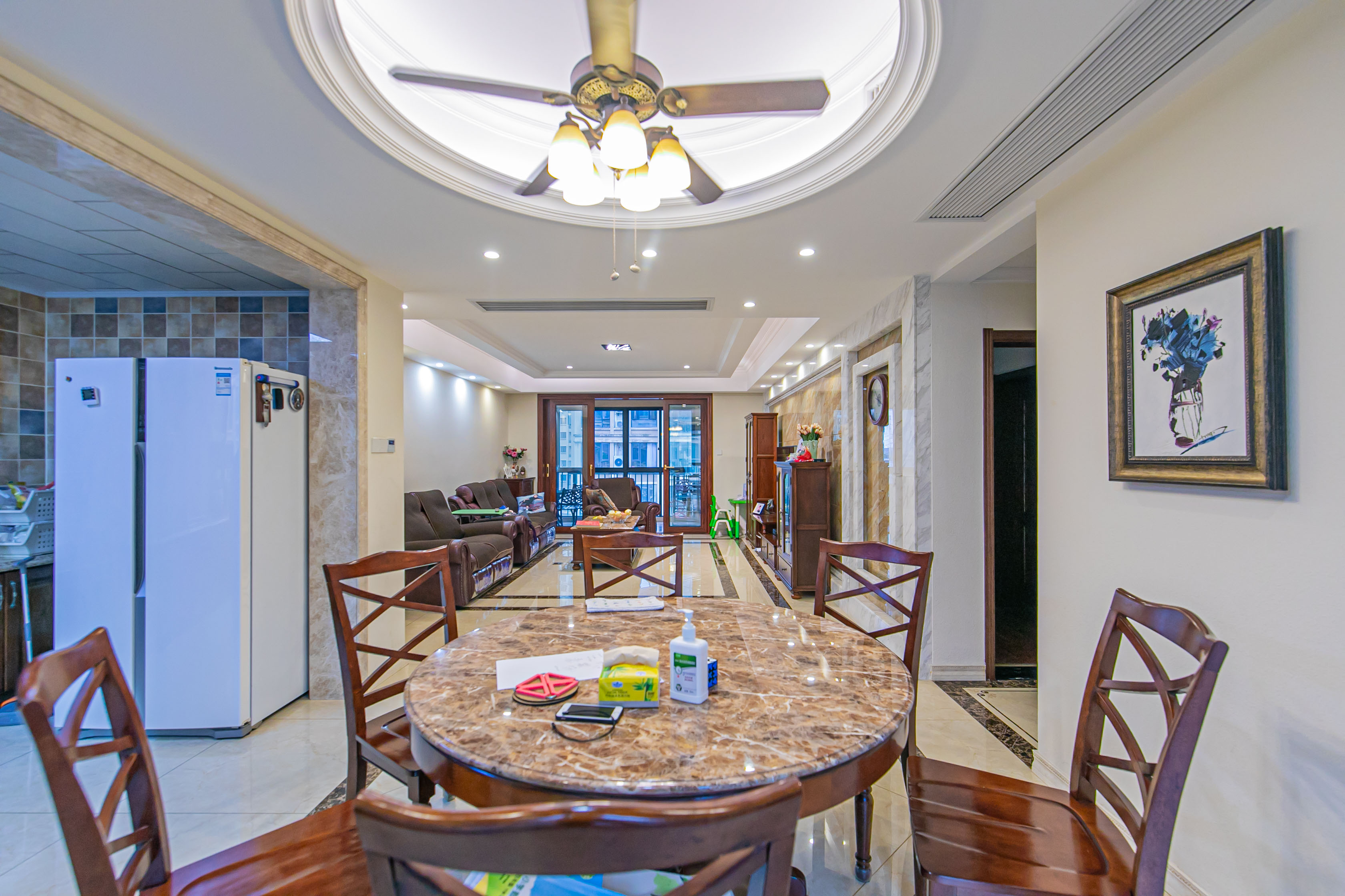 深业睿城 5室2厅2卫 290.0万 深业睿城 5室2厅2卫 290.0万客厅