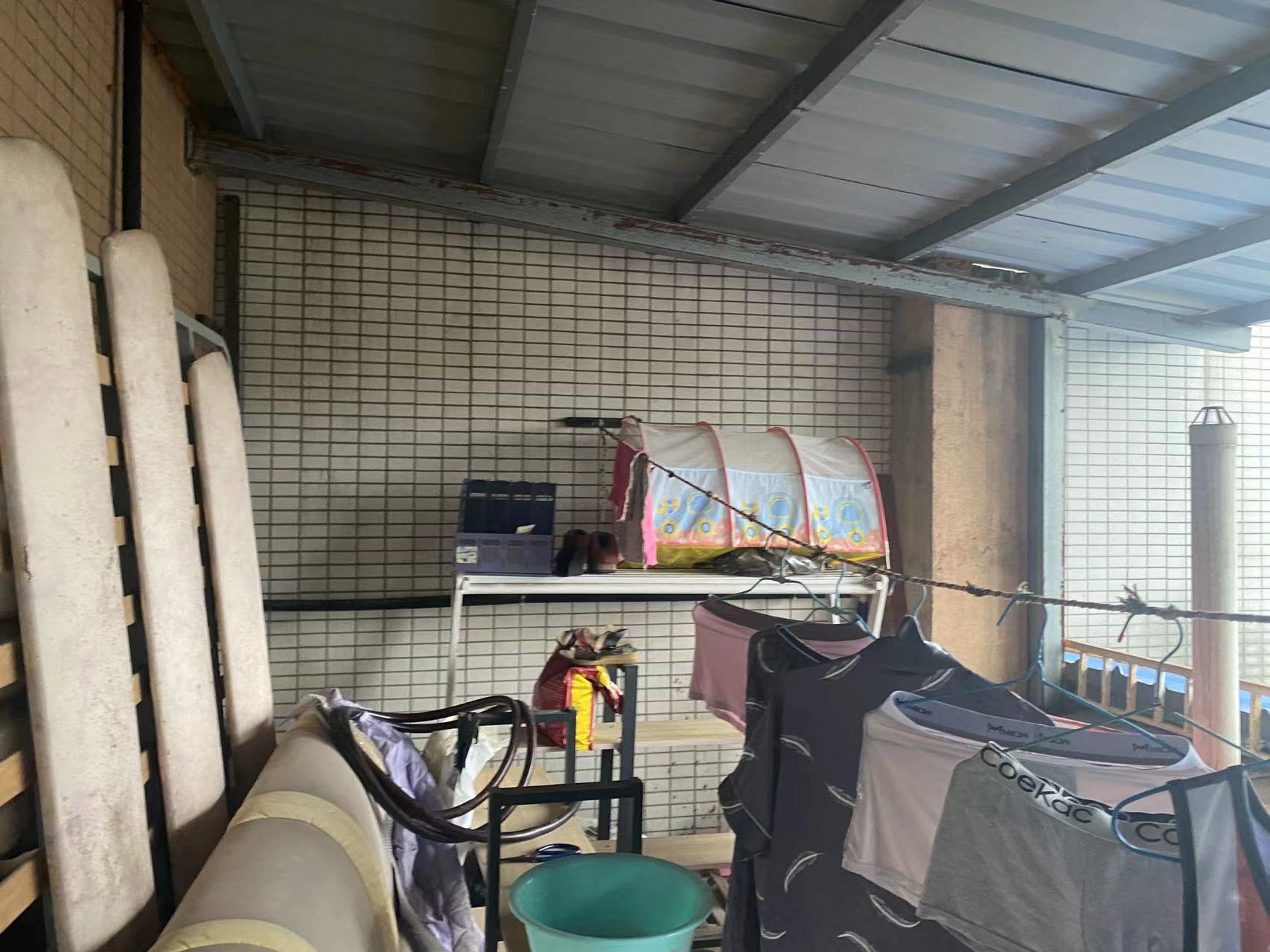 百江花园 3室2厅1卫 60.0万 百江花园 3室2厅1卫 60.0万客厅