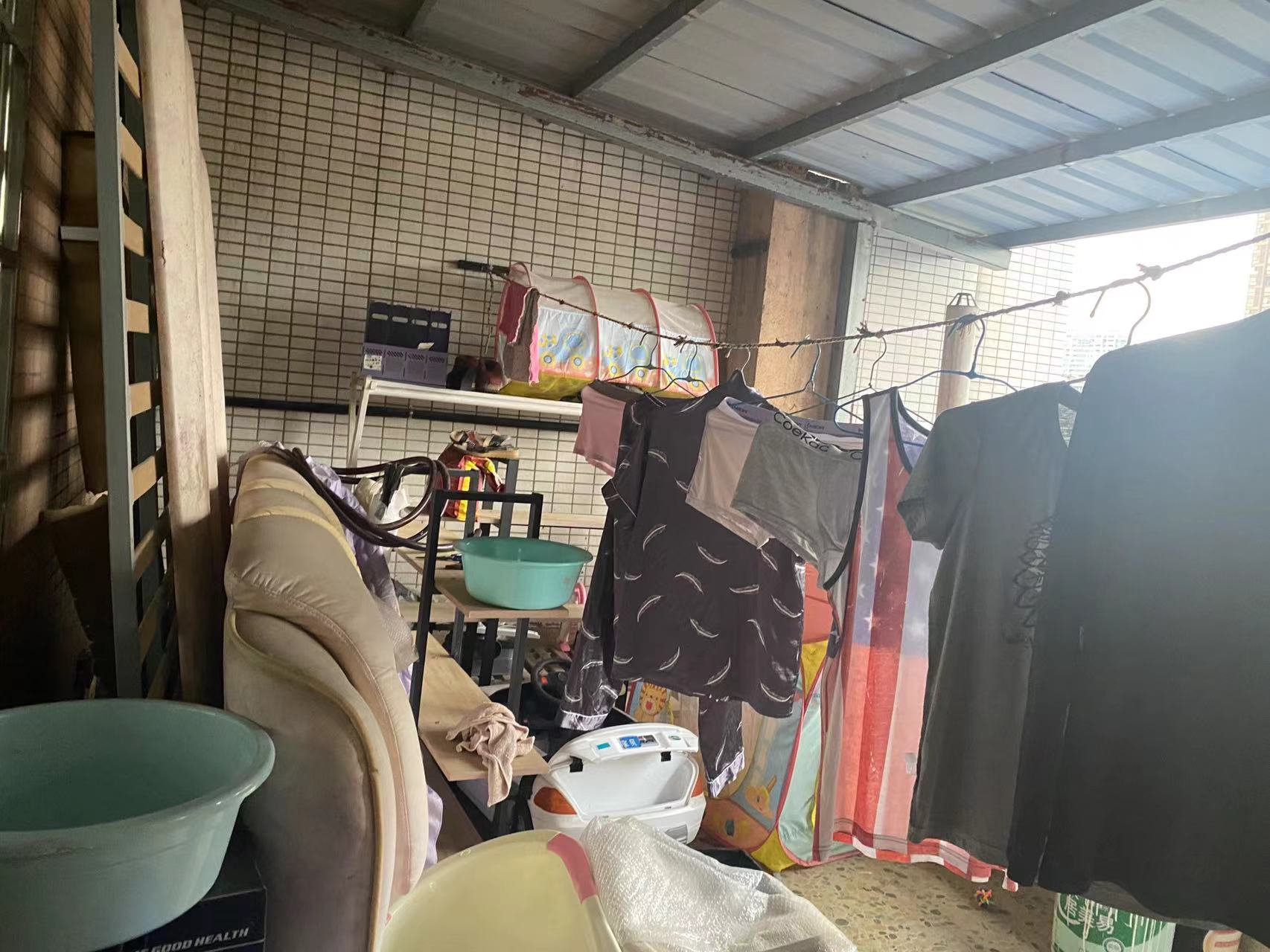 百江花园 3室2厅1卫 60.0万 百江花园 3室2厅1卫 60.0万客厅