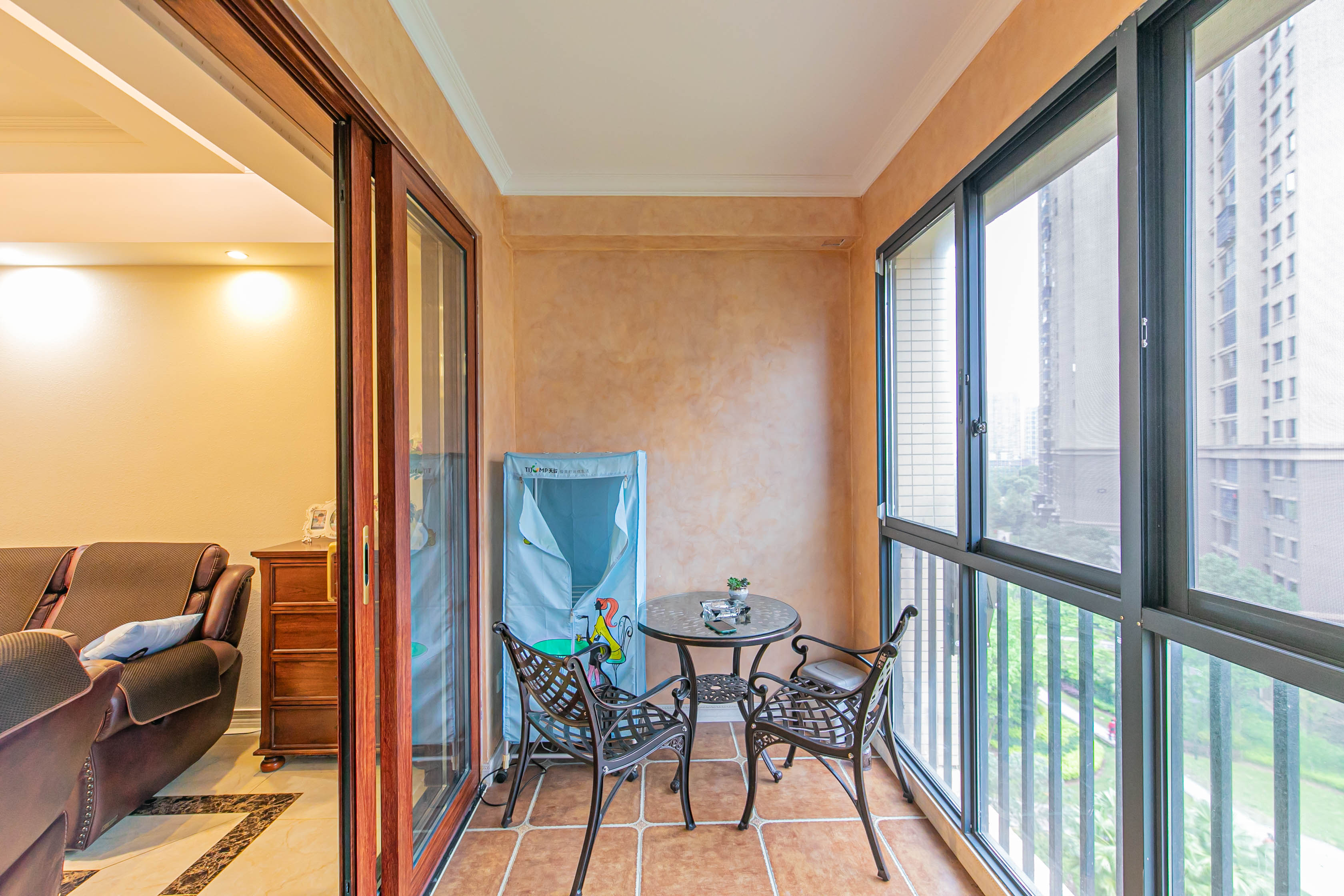 深业睿城 5室2厅2卫 290.0万 深业睿城 5室2厅2卫 290.0万阳台