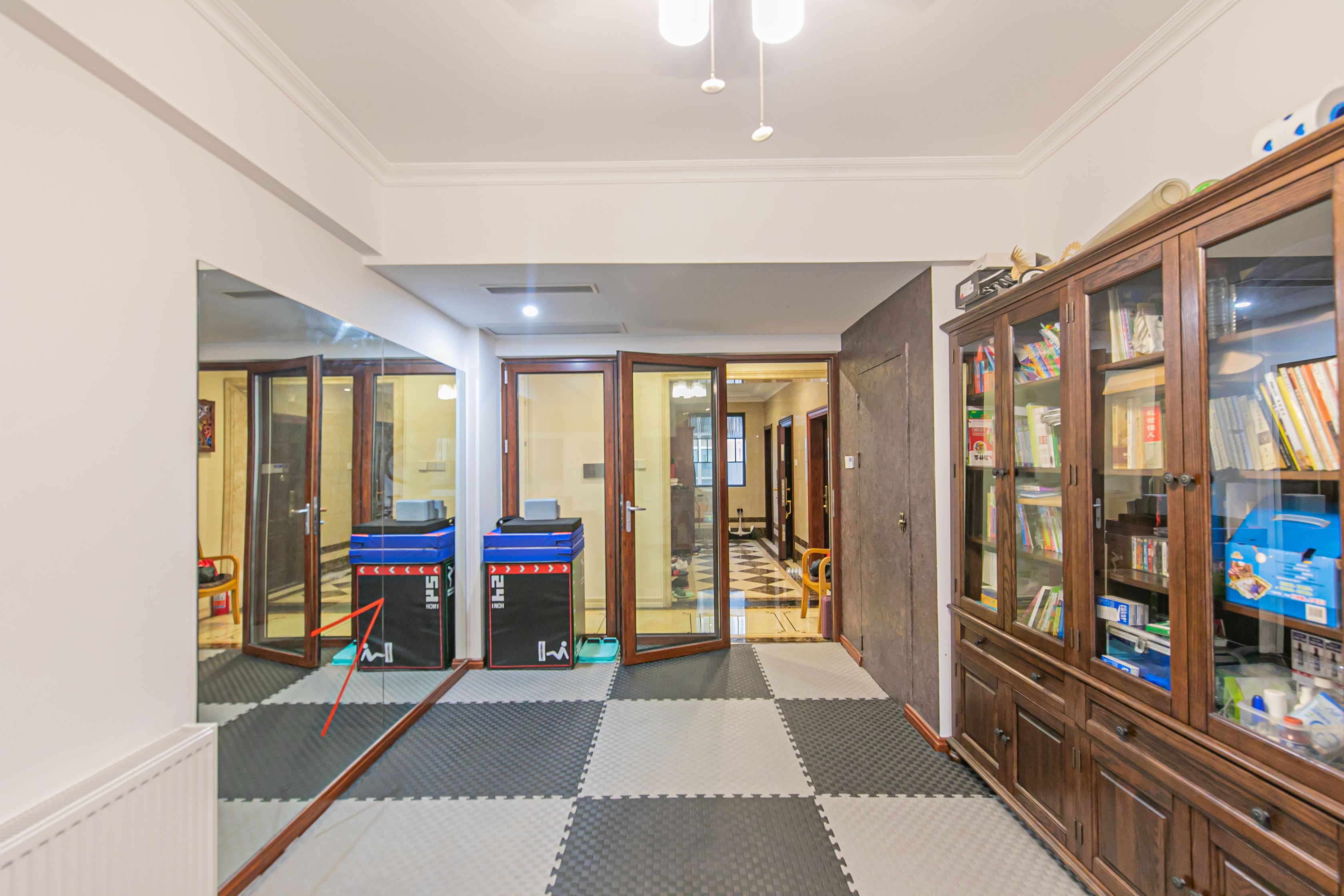 深业睿城 5室2厅2卫 290.0万 深业睿城 5室2厅2卫 290.0万卧室