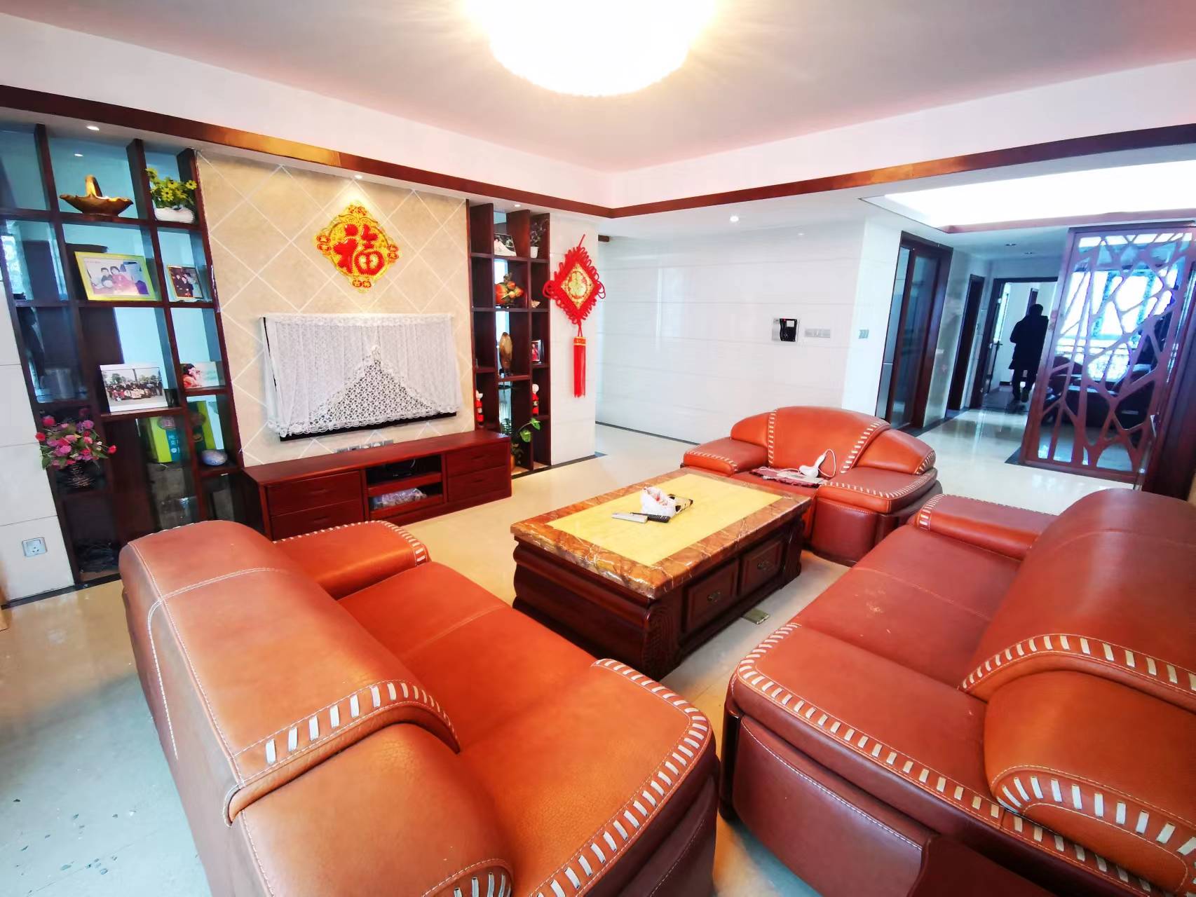 山水国际  3室2厅2卫    110.0万 山水国际  3室2厅2卫    110.0万客厅