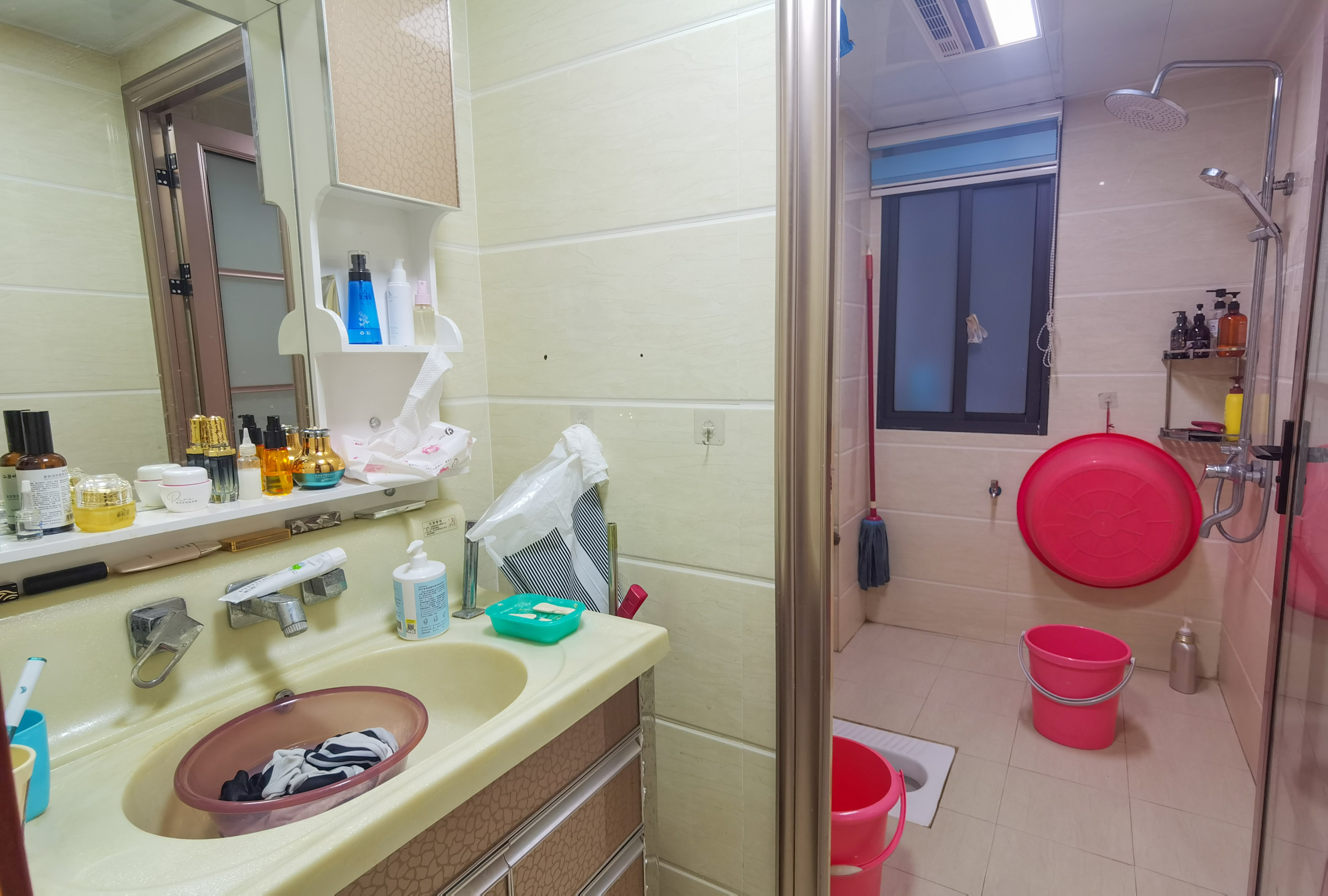 山水洲城华晨第一城 3室2厅2卫 82.0万 山水洲城华晨第一城 3室2厅2卫 82.0万客厅