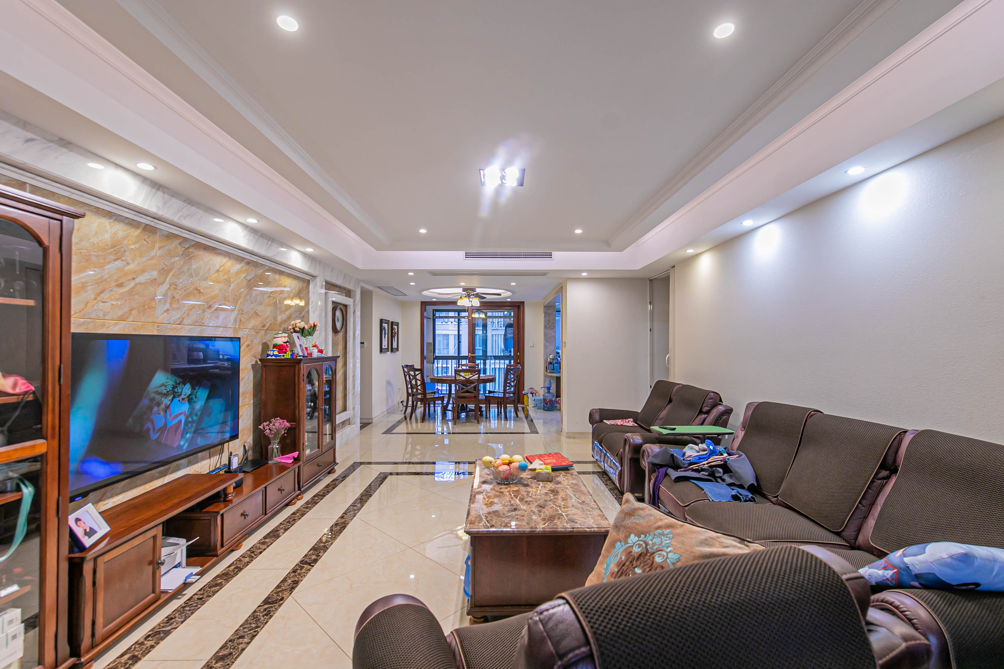 深业睿城 5室2厅2卫 290.0万 深业睿城 5室2厅2卫 290.0万客厅