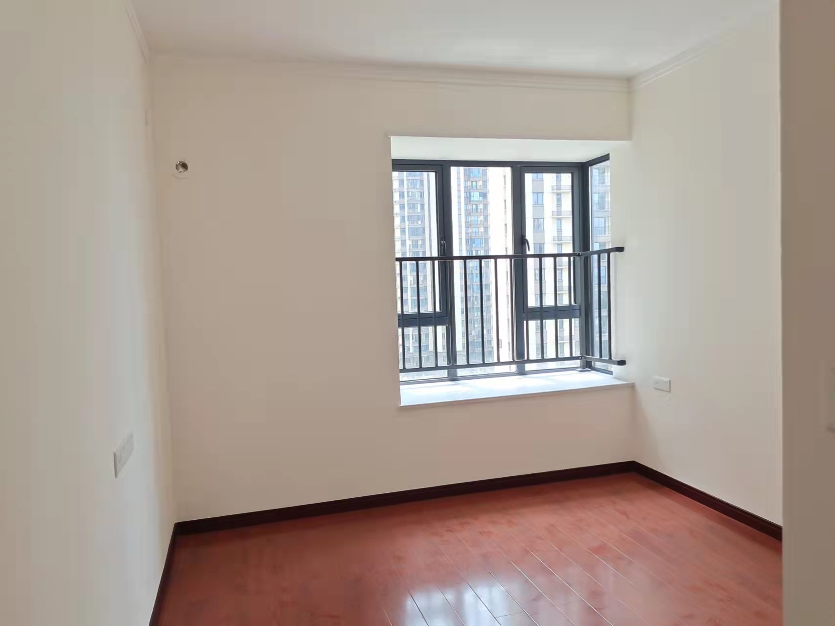 中建玥熙台 4室2厅2卫 105.0万 中建玥熙台 4室2厅2卫 105.0万客厅