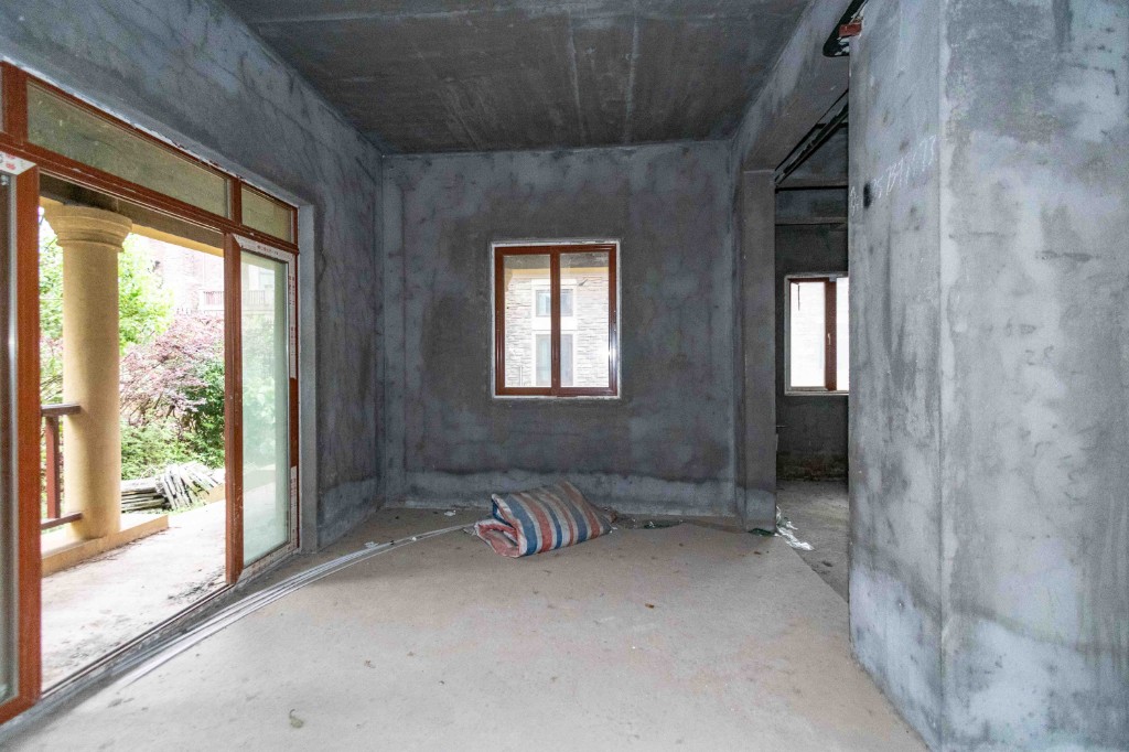保利阆峰云墅  5室2厅2卫    798.79万室内图1