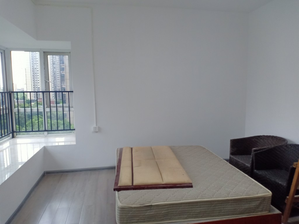 美的城二期 3室2厅1卫 63.0万 美的城二期 3室2厅1卫 63.0万客厅