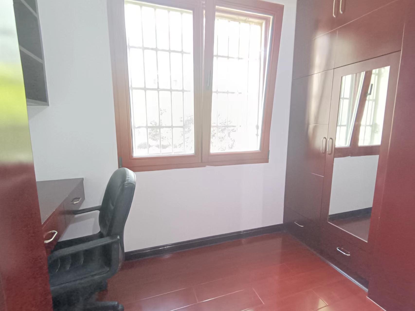 地税新村 3室2厅2卫 80.8万 地税新村 3室2厅2卫 80.8万客厅