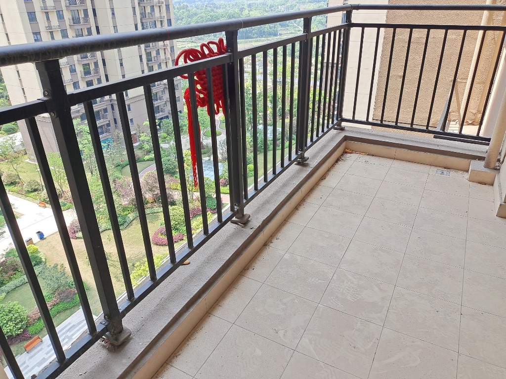 中建玥熙台  3室2厅2卫   102.00万客厅