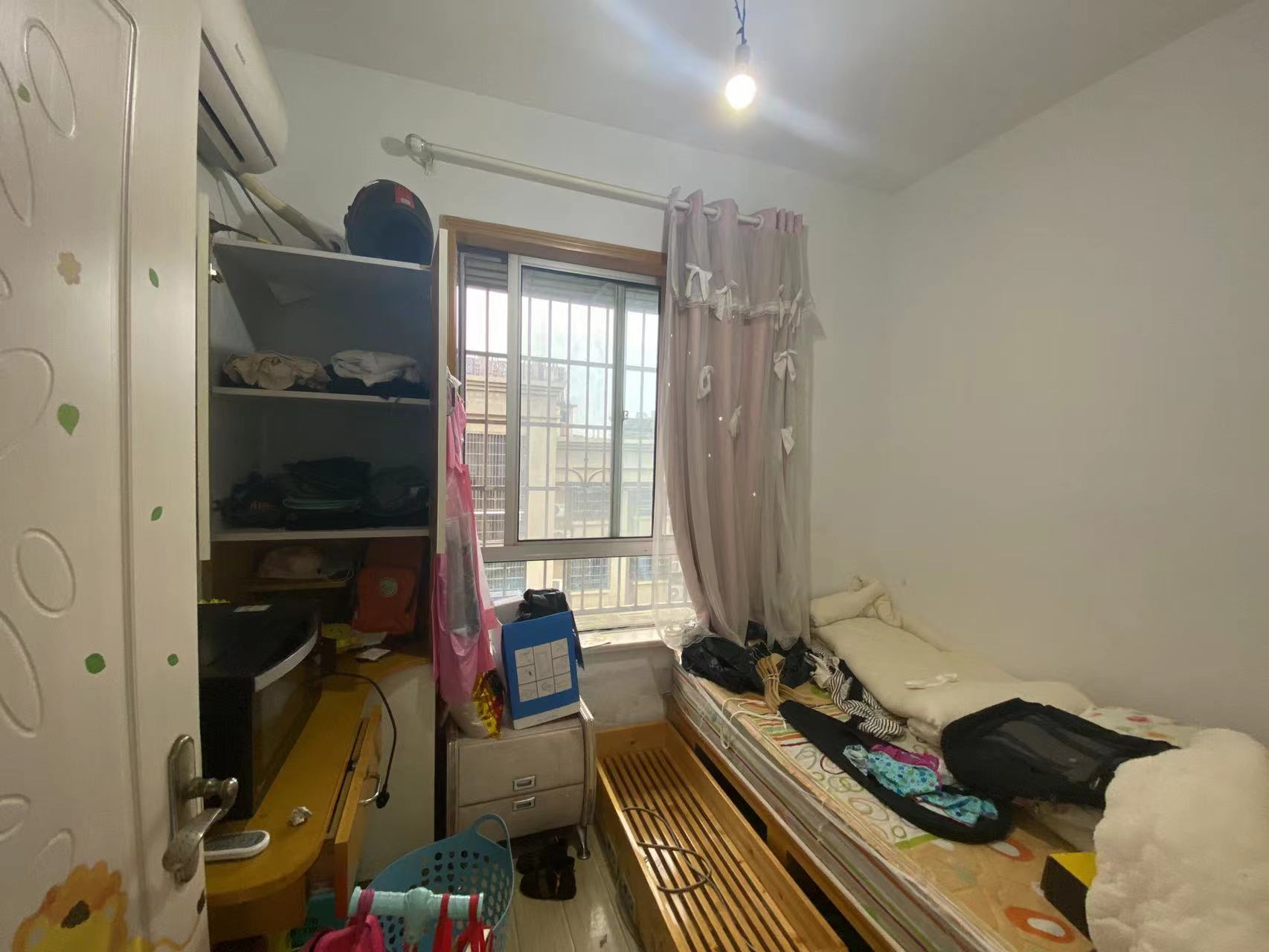 百江花园 3室2厅1卫 60.0万 百江花园 3室2厅1卫 60.0万客厅