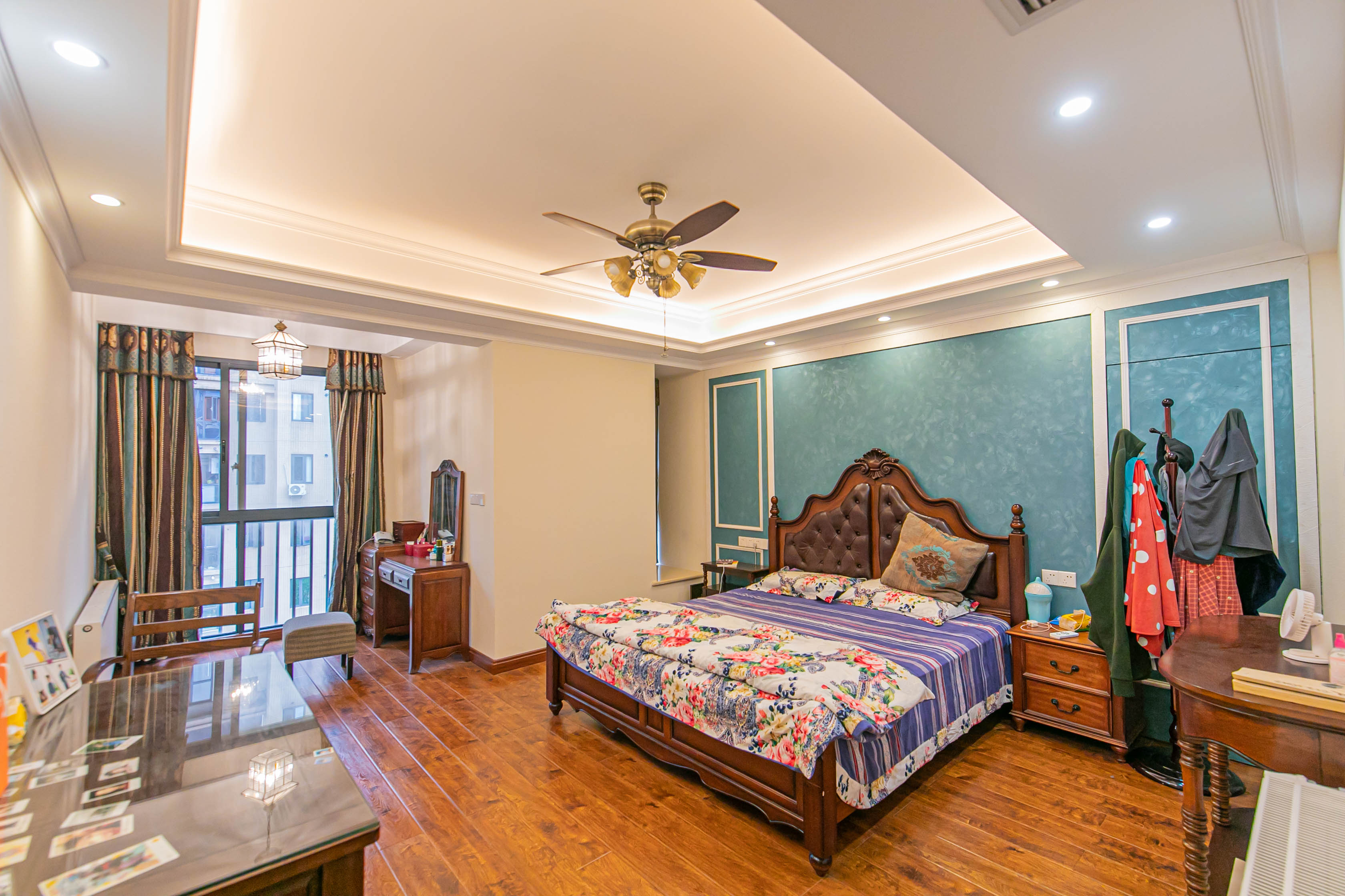 深业睿城 5室2厅2卫 290.0万 深业睿城 5室2厅2卫 290.0万卧室