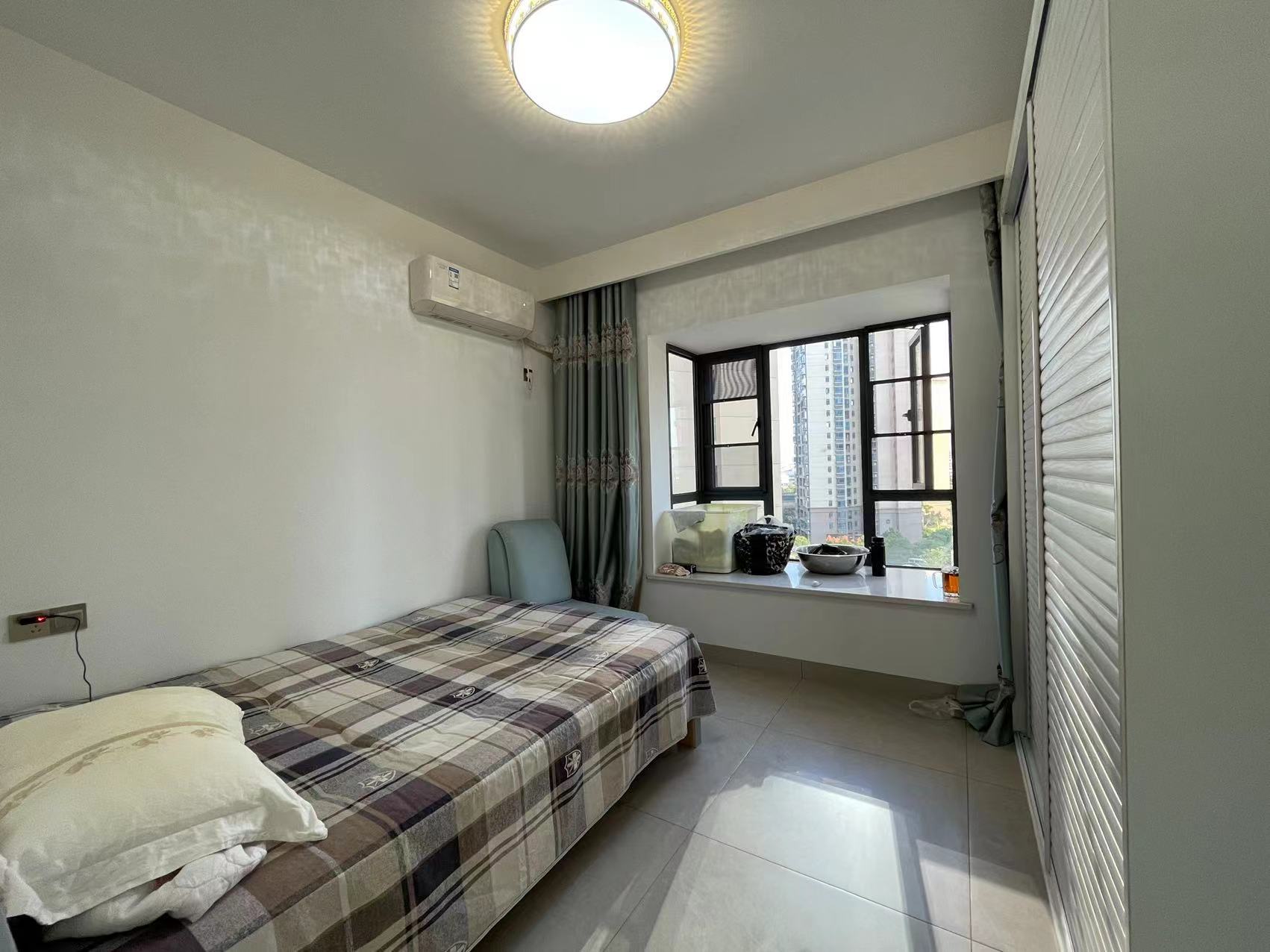 城市公园 4室2厅2卫 80.0万 城市公园 4室2厅2卫 80.0万客厅