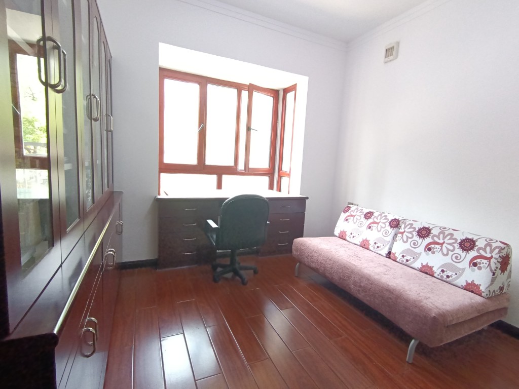 地税新村 3室2厅2卫 80.8万 地税新村 3室2厅2卫 80.8万客厅