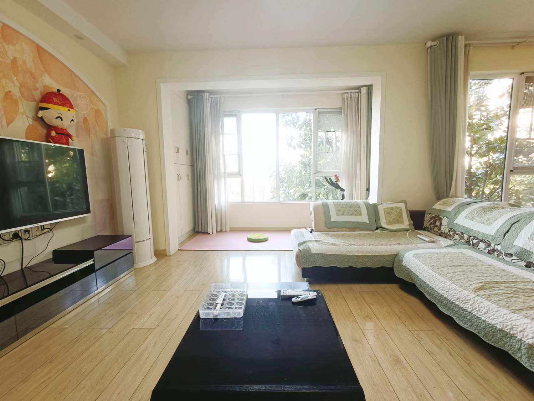 佳兆业金域天下三期 3室2厅2卫 70.0万 佳兆业金域天下三期 3室2厅2卫 70.0万客厅