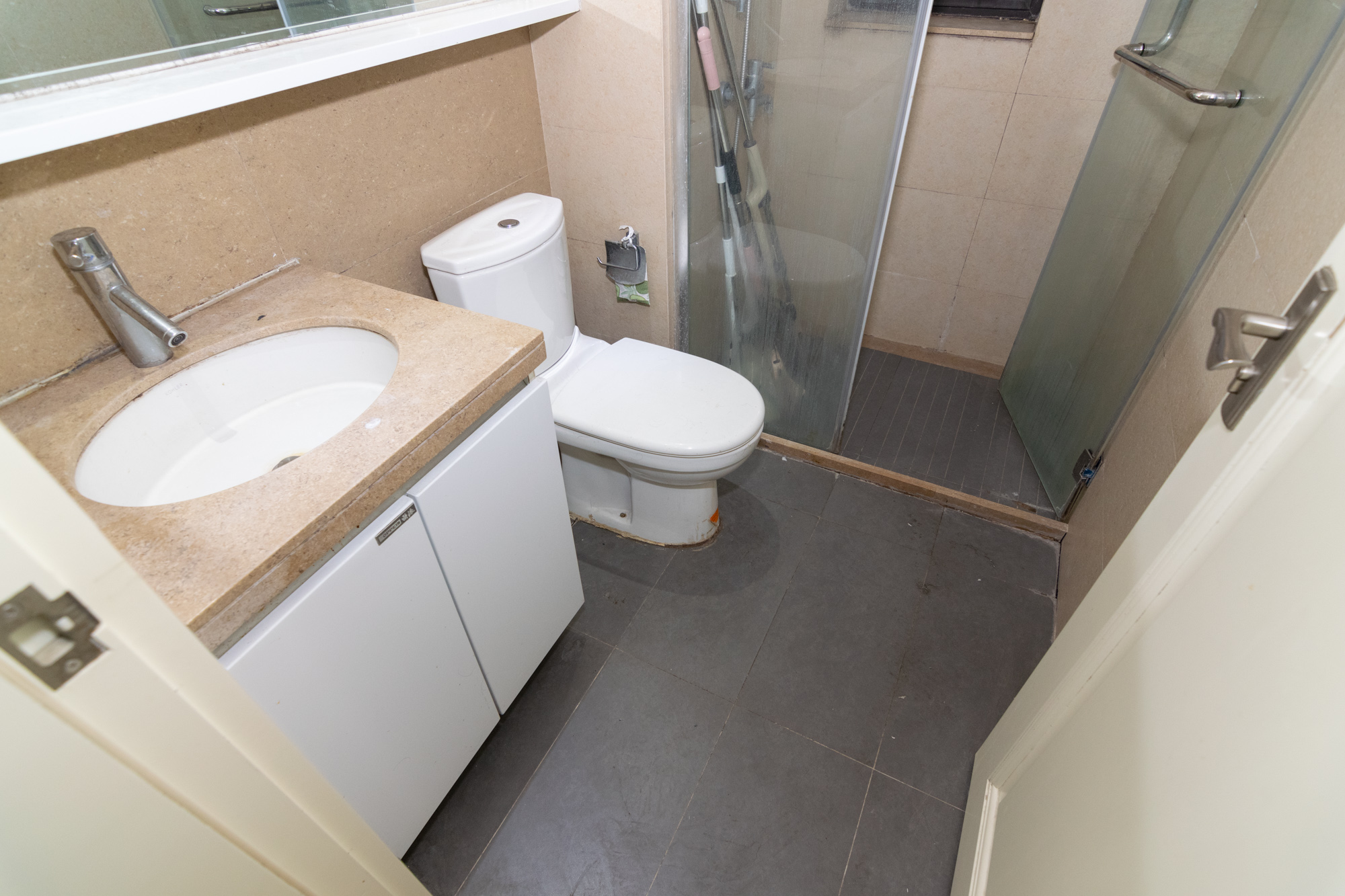 时代倾城一期  2室2厅1卫    83.0万卫生间