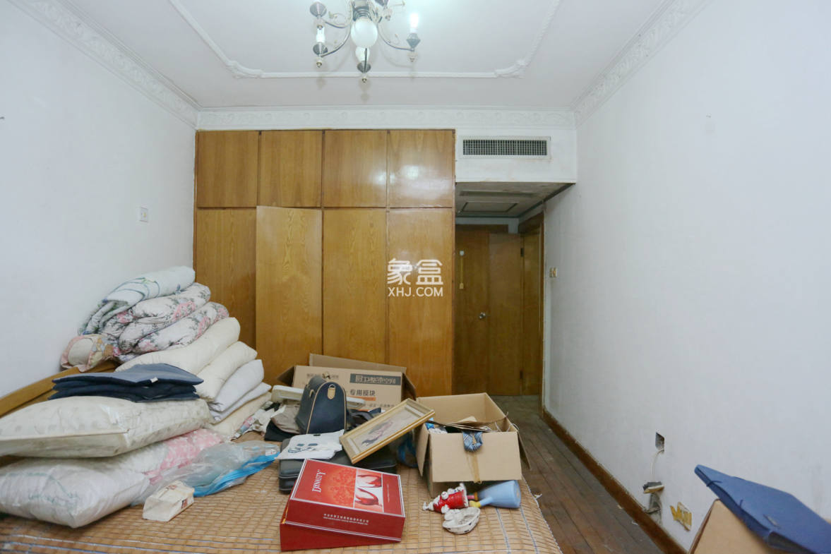 湖南省粮油食品进出口公司宿舍  3室2厅2卫   119.80万卧室