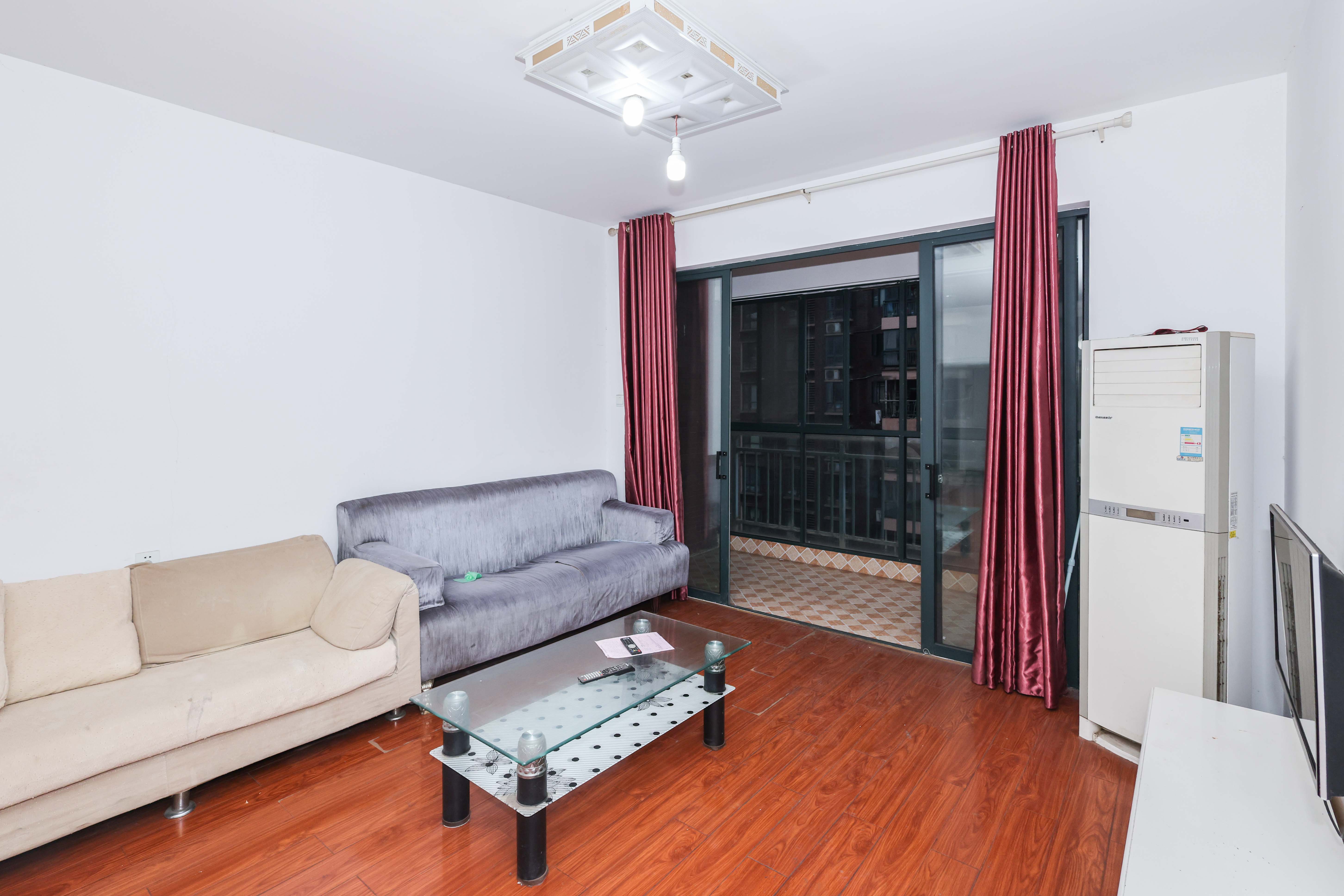 麓谷公馆(涉外国际公馆)  2室2厅1卫    94.0万 麓谷公馆(涉外国际公馆)  2室2厅1卫    94.0万