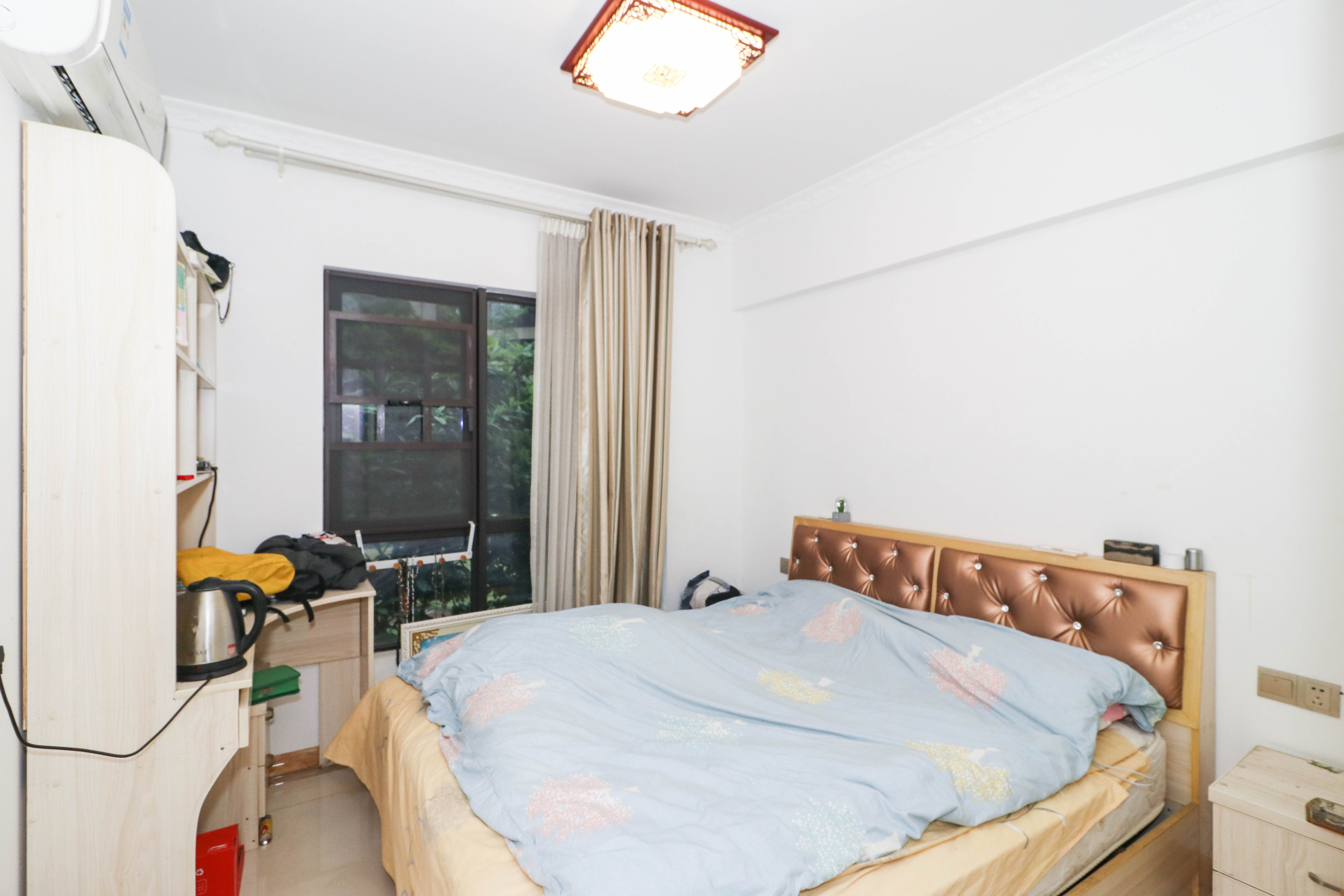 达美D6区  4室2厅2卫   147.00万卧室