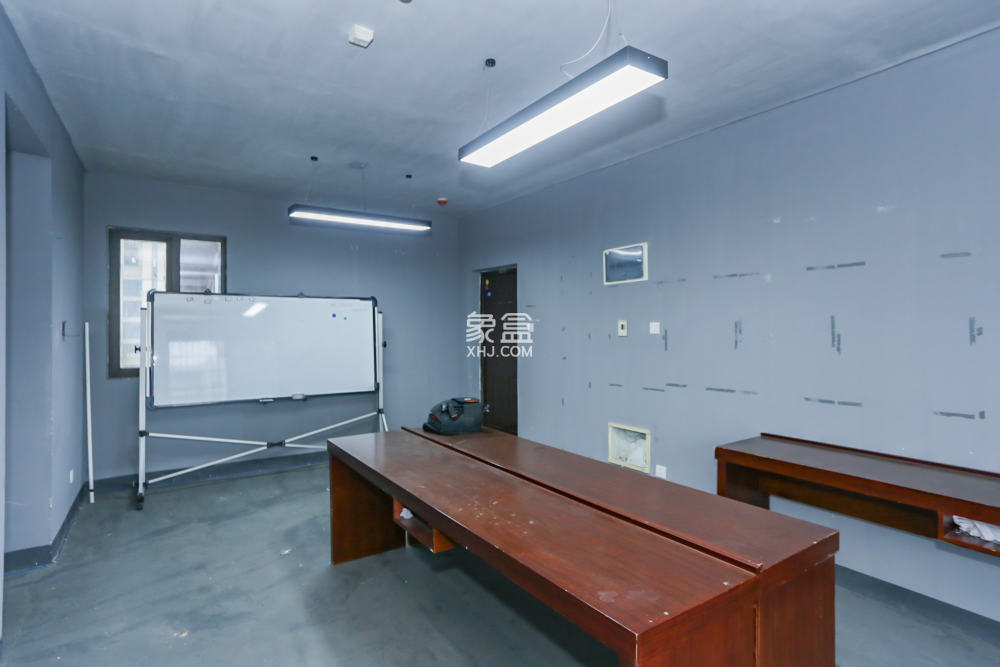 保利西海岸B区  3室2厅2卫   130.00万