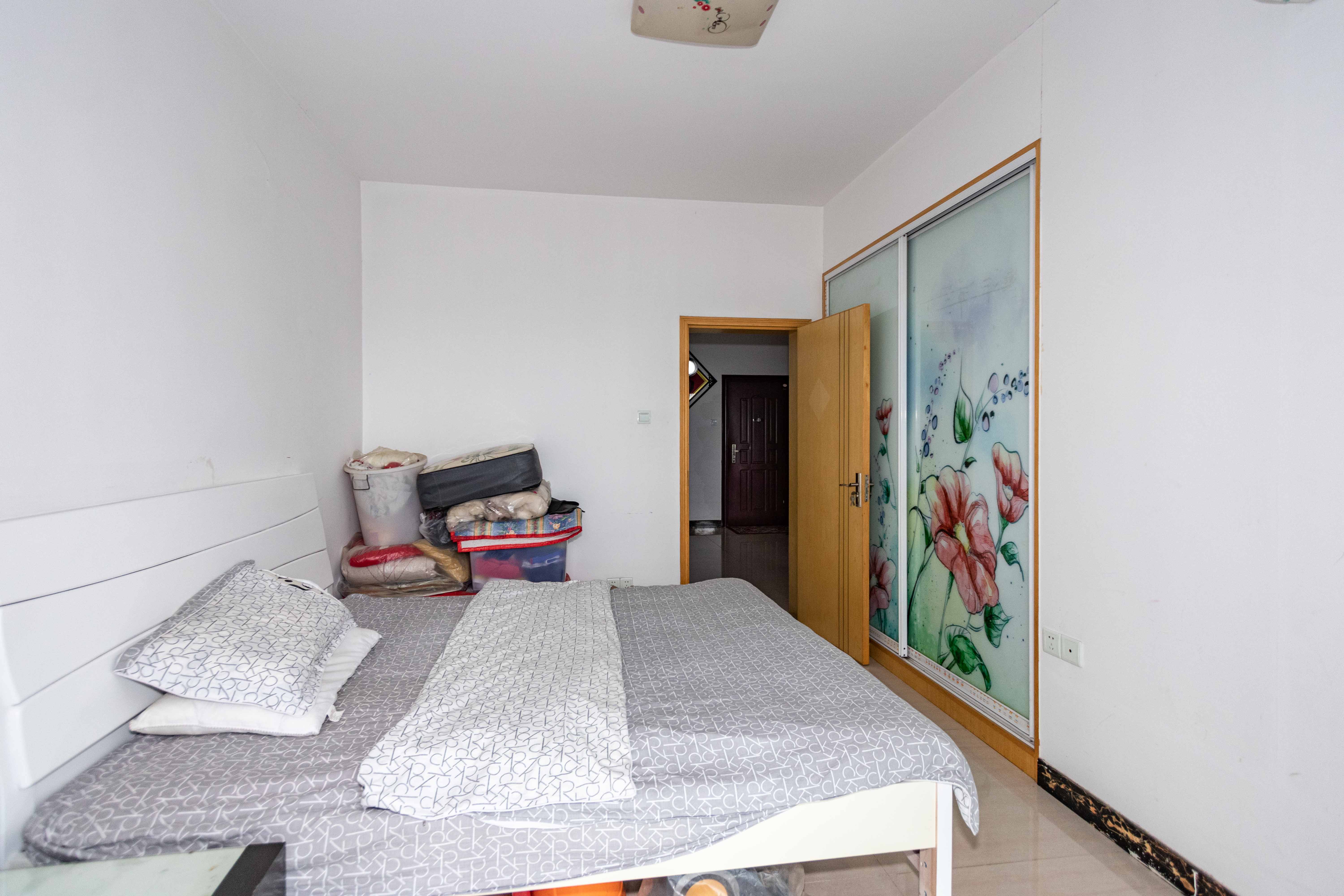 德庆水韵山城  2室2厅1卫    68.0万卧室