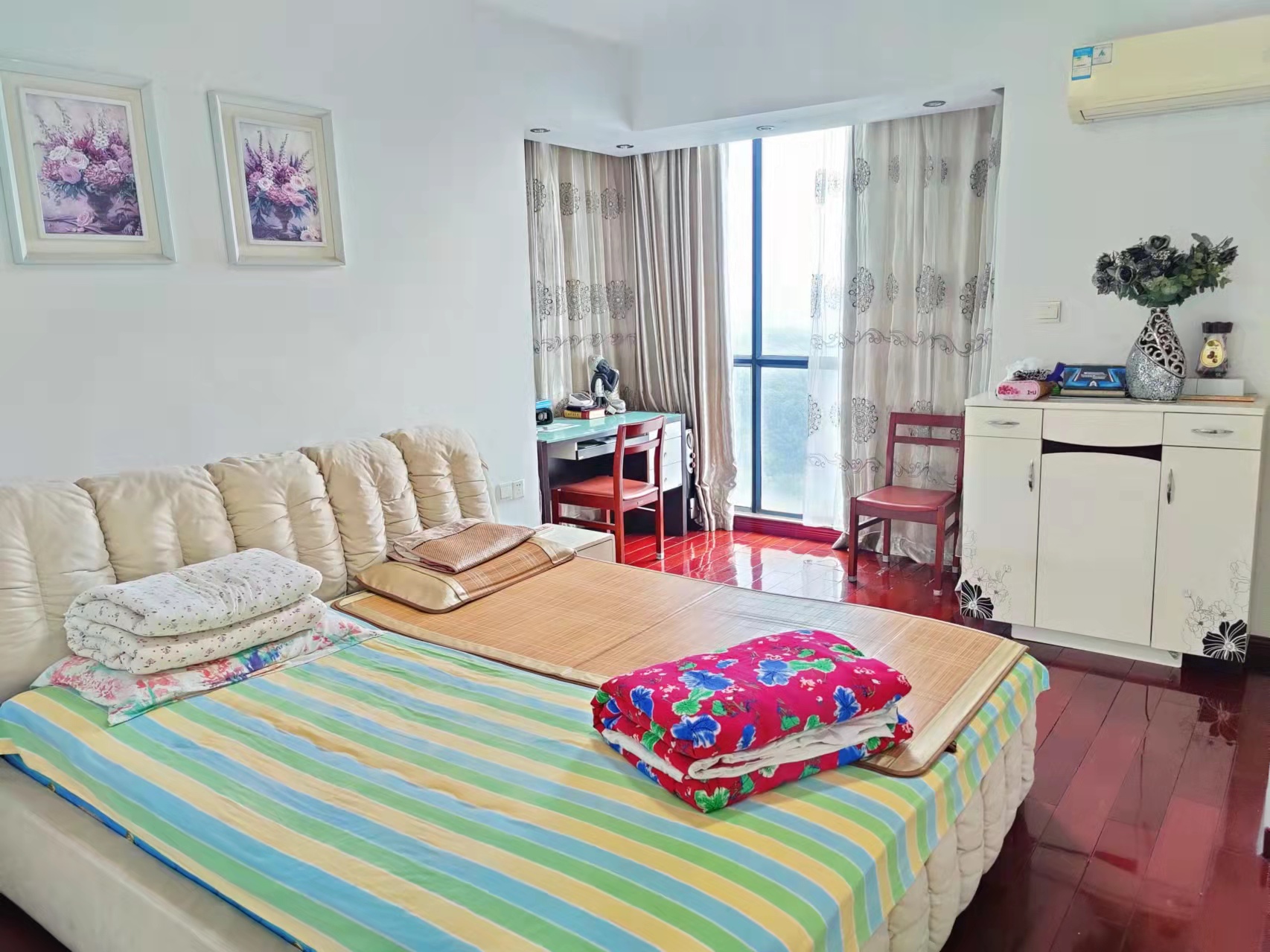 山水国际  2室2厅1卫    70.0万 山水国际  2室2厅1卫    70.0万客厅