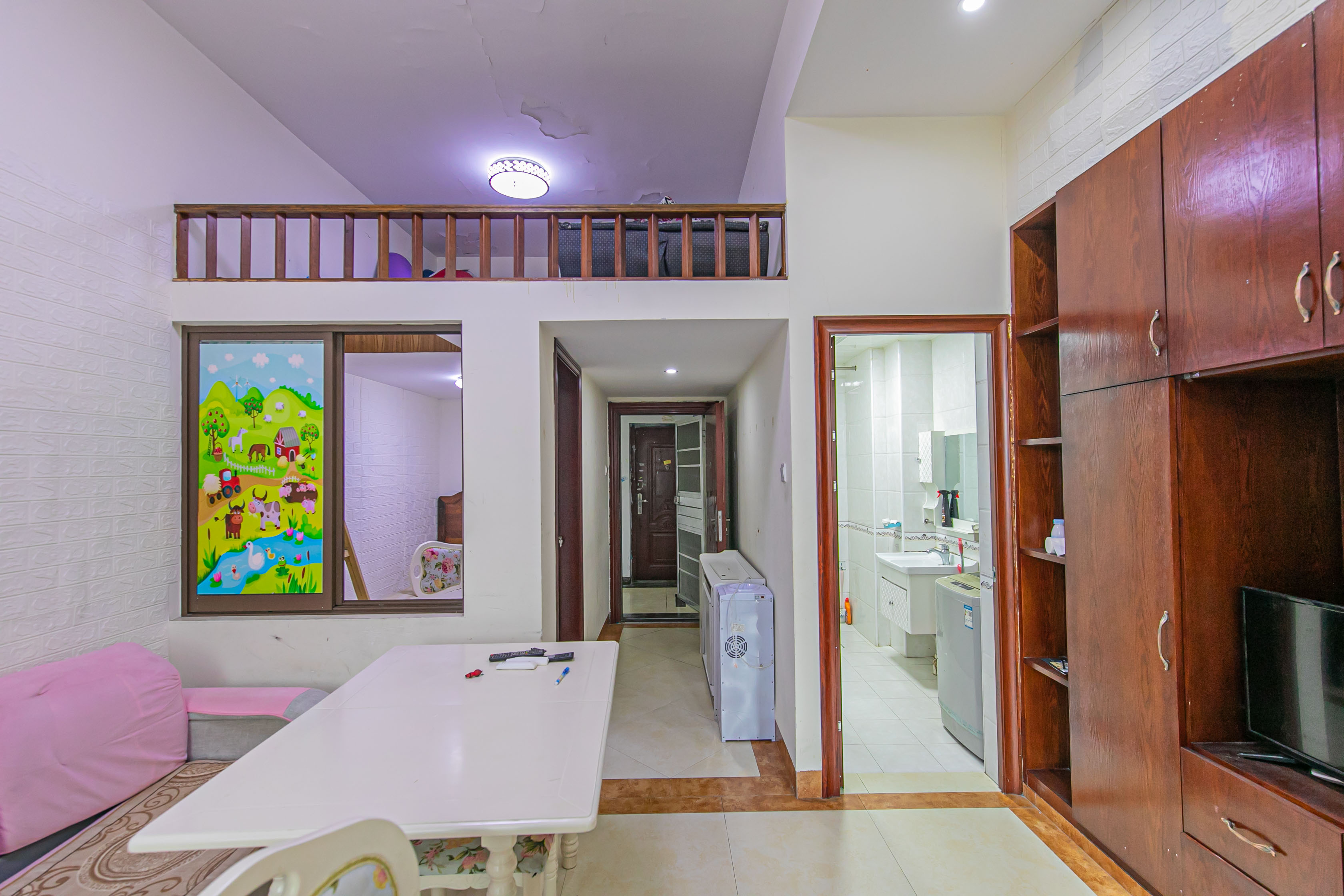 湖湾世景  2室1厅1卫    55.0万客厅