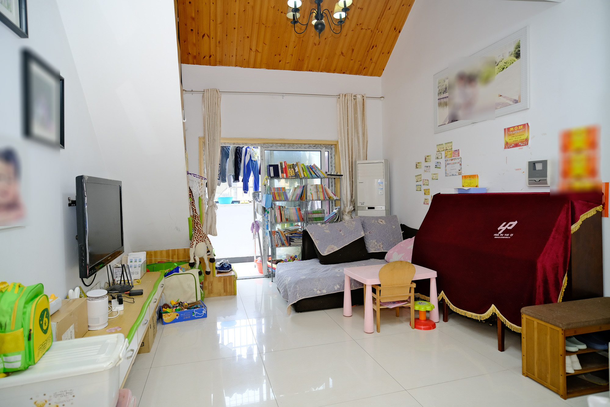 山水湾  2室2厅1卫    46.8万客厅