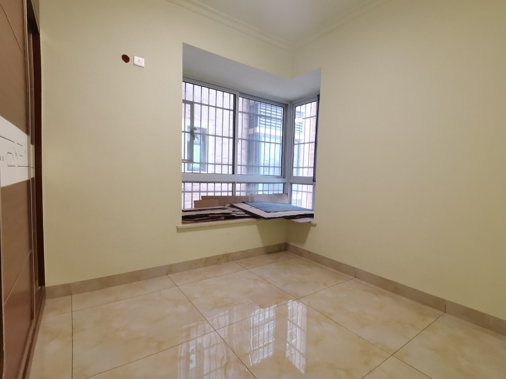 香博堡 3室2厅2卫 85.0万 香博堡 3室2厅2卫 85.0万客厅