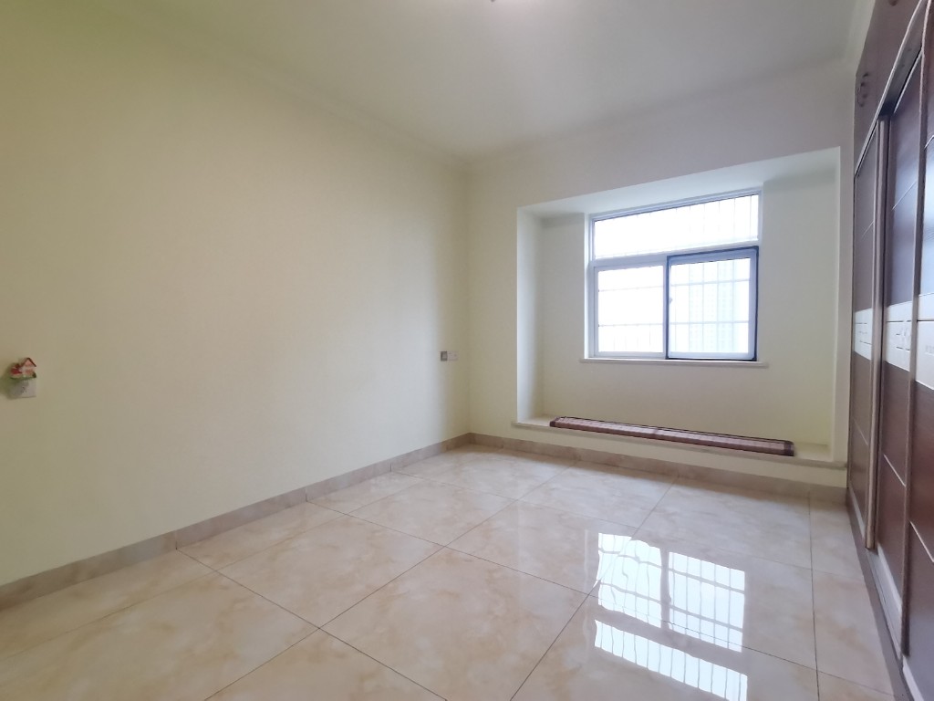 香博堡 3室2厅2卫 85.0万 香博堡 3室2厅2卫 85.0万客厅