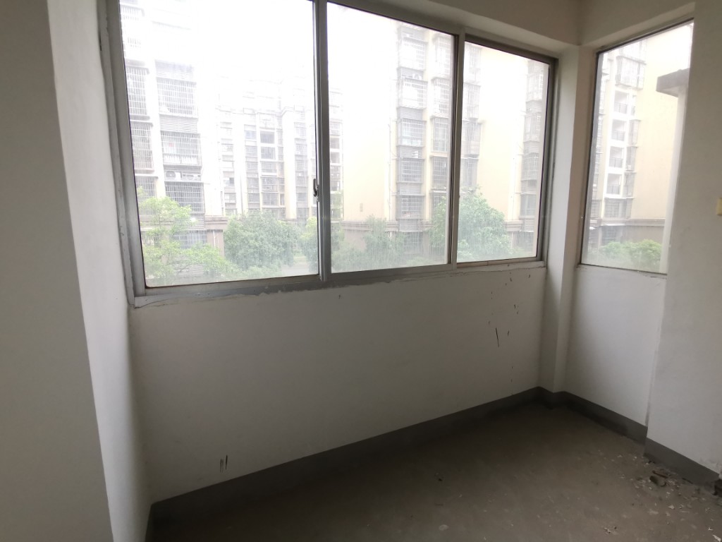 兴湖家园 2室2厅1卫 39.8万 兴湖家园 2室2厅1卫 39.8万客厅