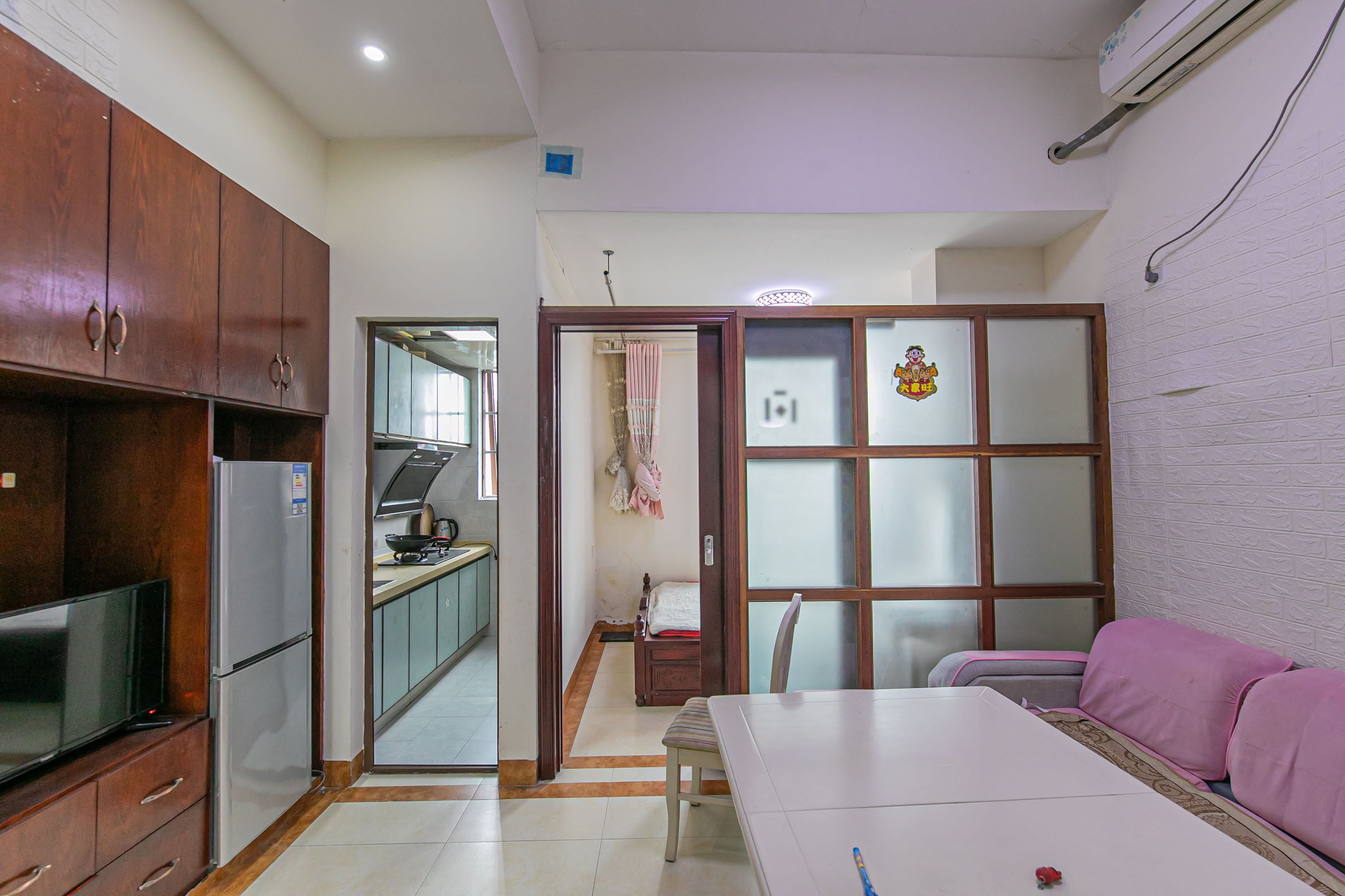 湖湾世景  2室1厅1卫    55.0万客厅